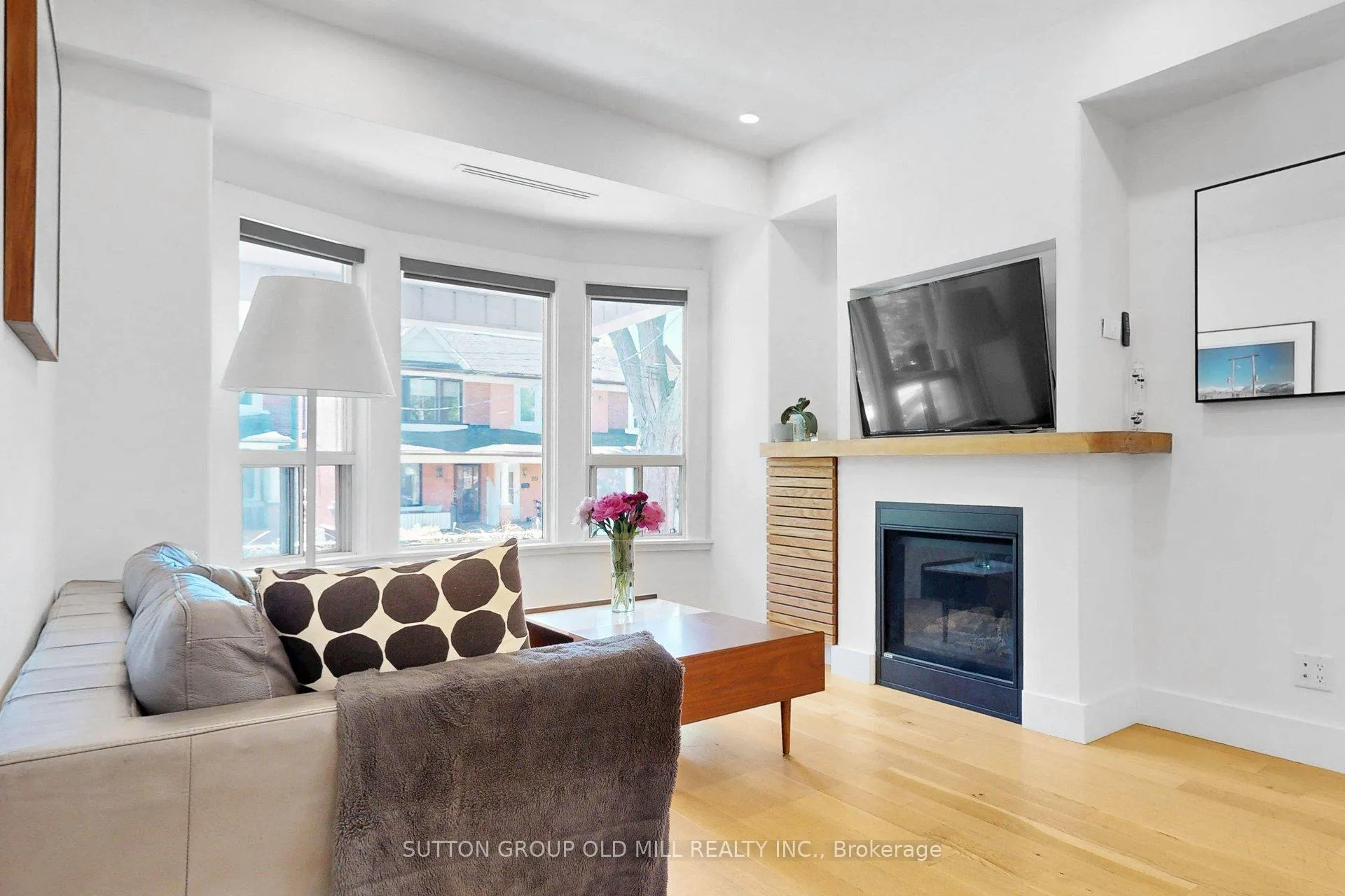 Photo 12 of 90 Fermanagh Avenue, Toronto, Roncesvalles — HOMEH