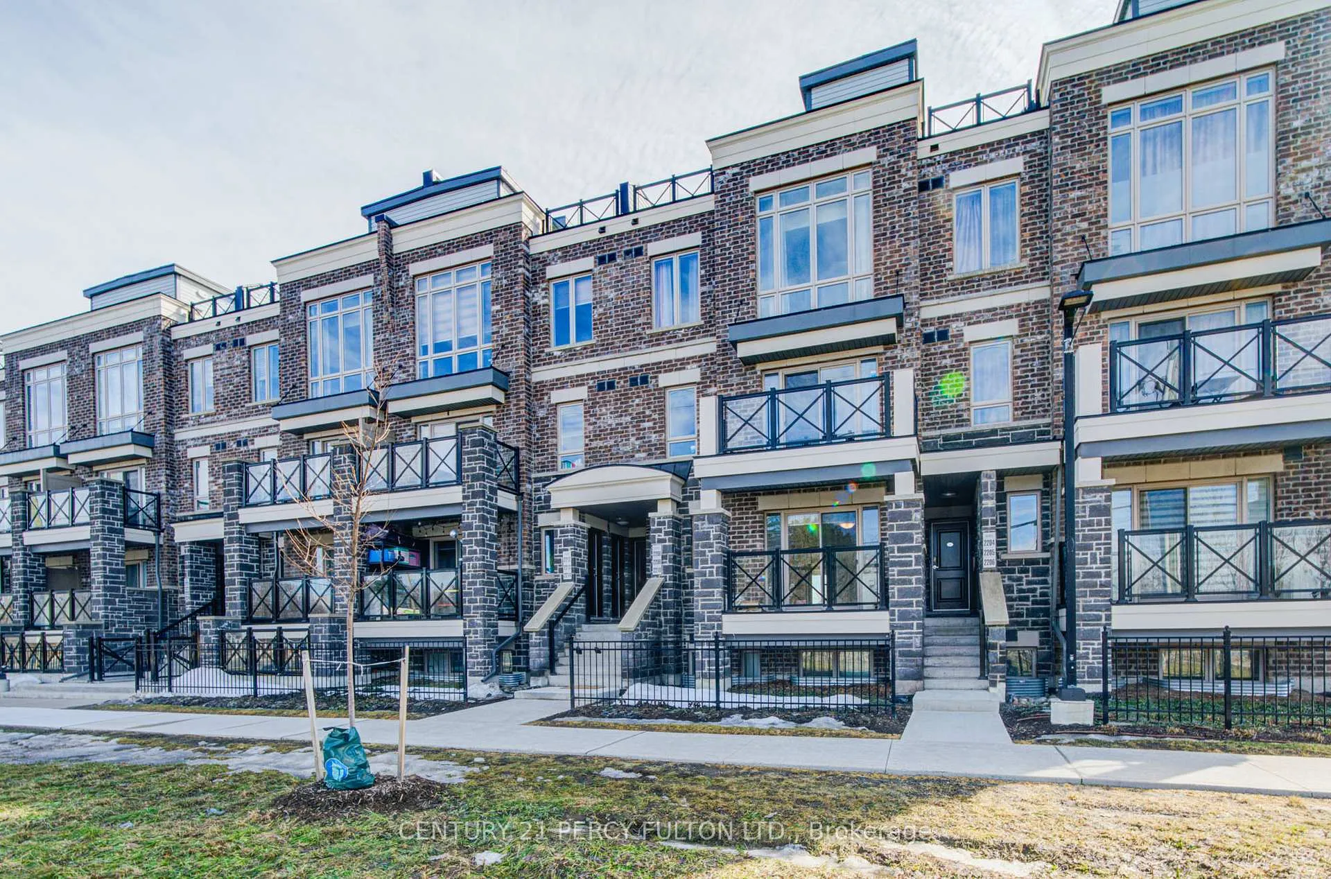 Front of Unit 2209, 10 Westmeath Lane