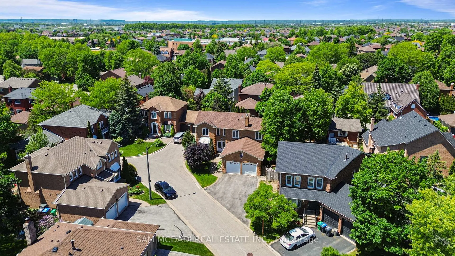 Photo 3 of 6643 Mockingbird Lane, Mississauga, Lisgar — HOMEH