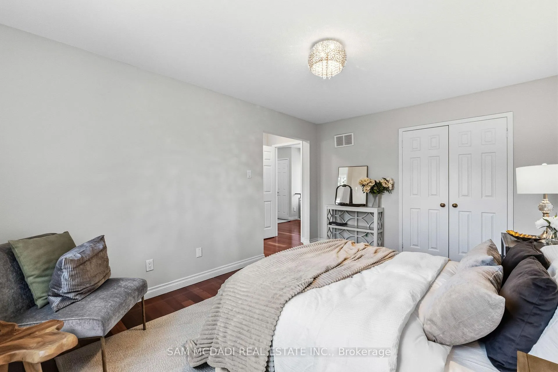 Photo 20 of 6643 Mockingbird Lane, Mississauga, Lisgar — HOMEH