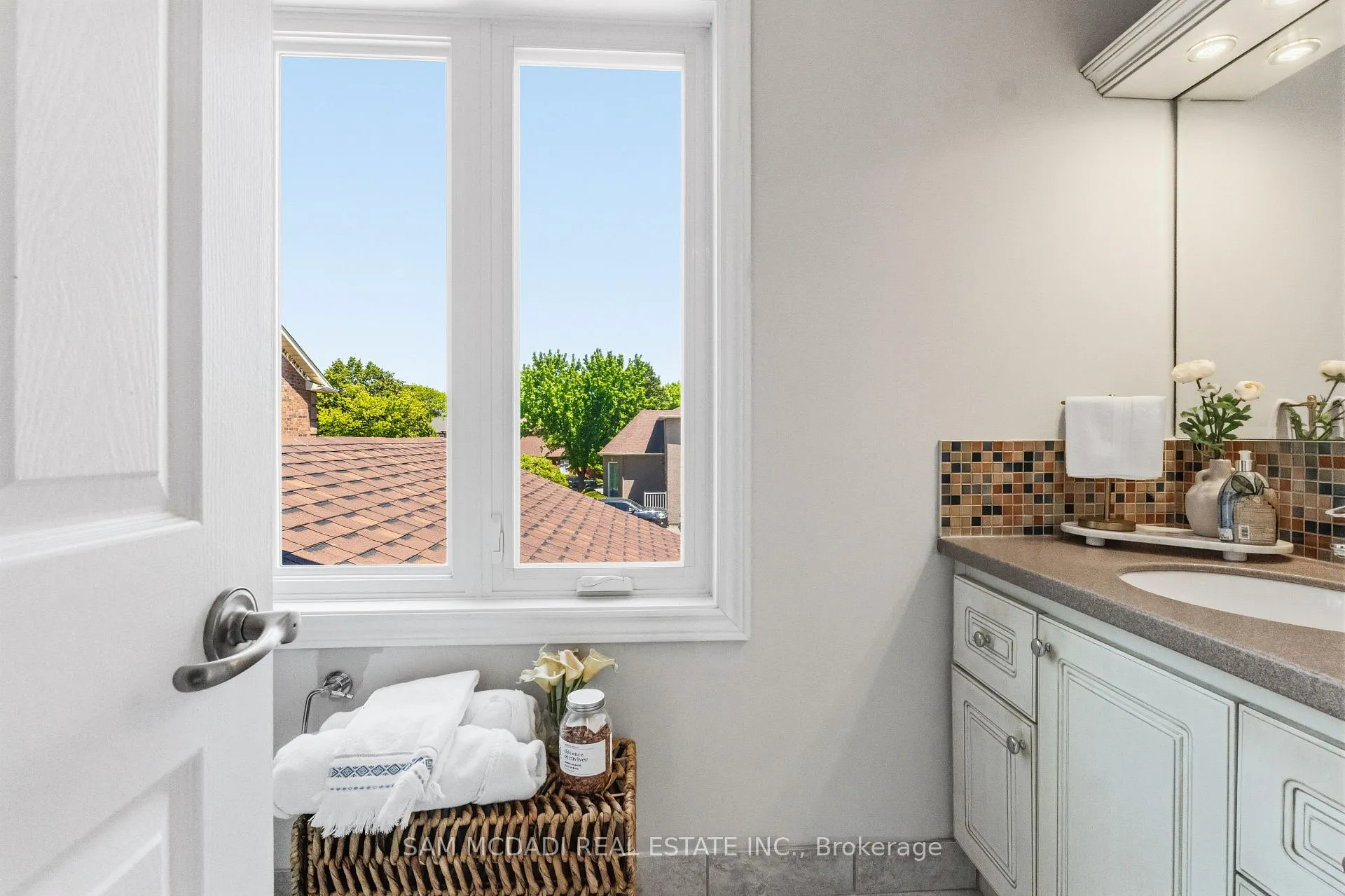 Photo 27 of 6643 Mockingbird Lane, Mississauga, Lisgar — HOMEH