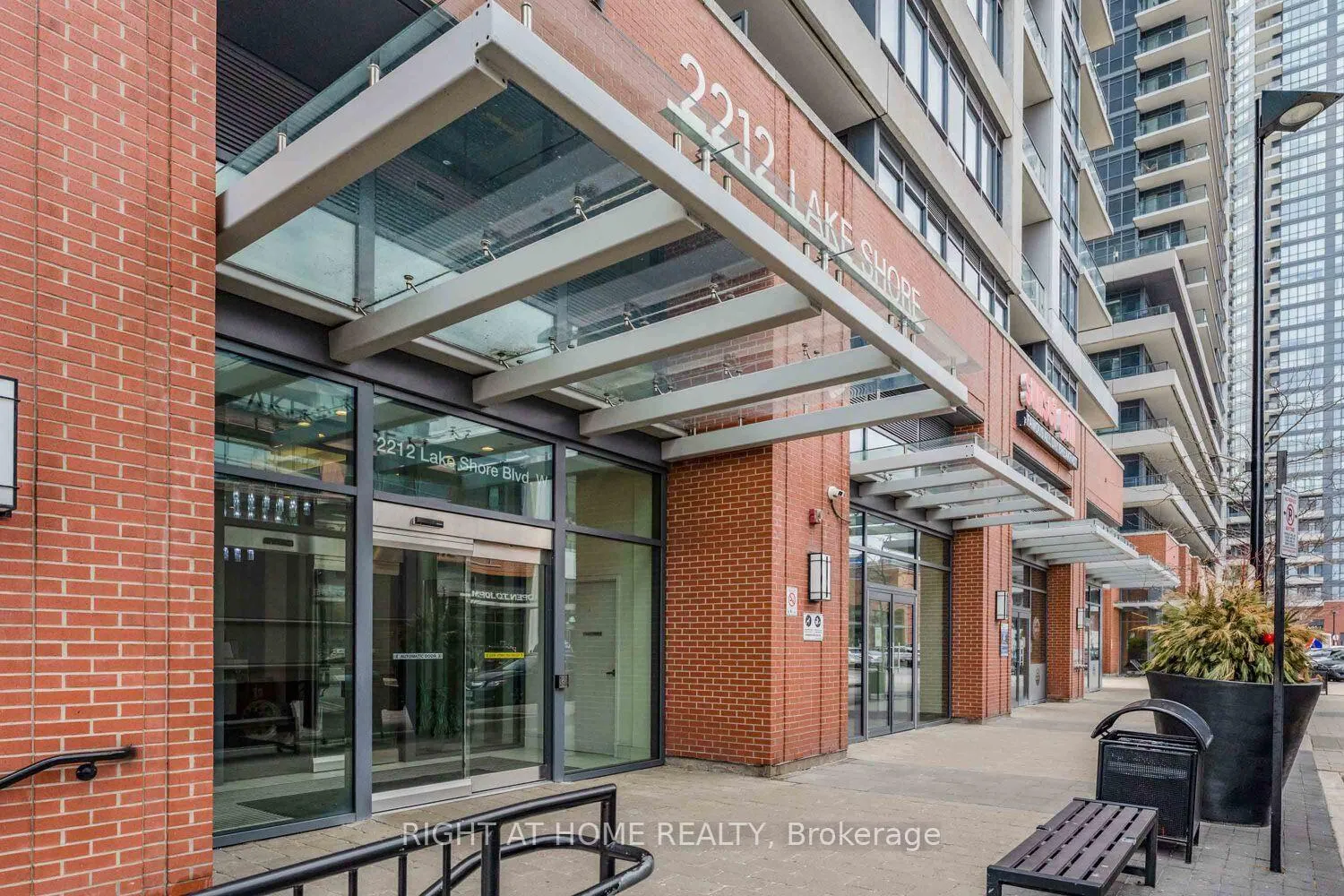 Front of Unit 2806, 2212 Lake Shore Boulevard W
