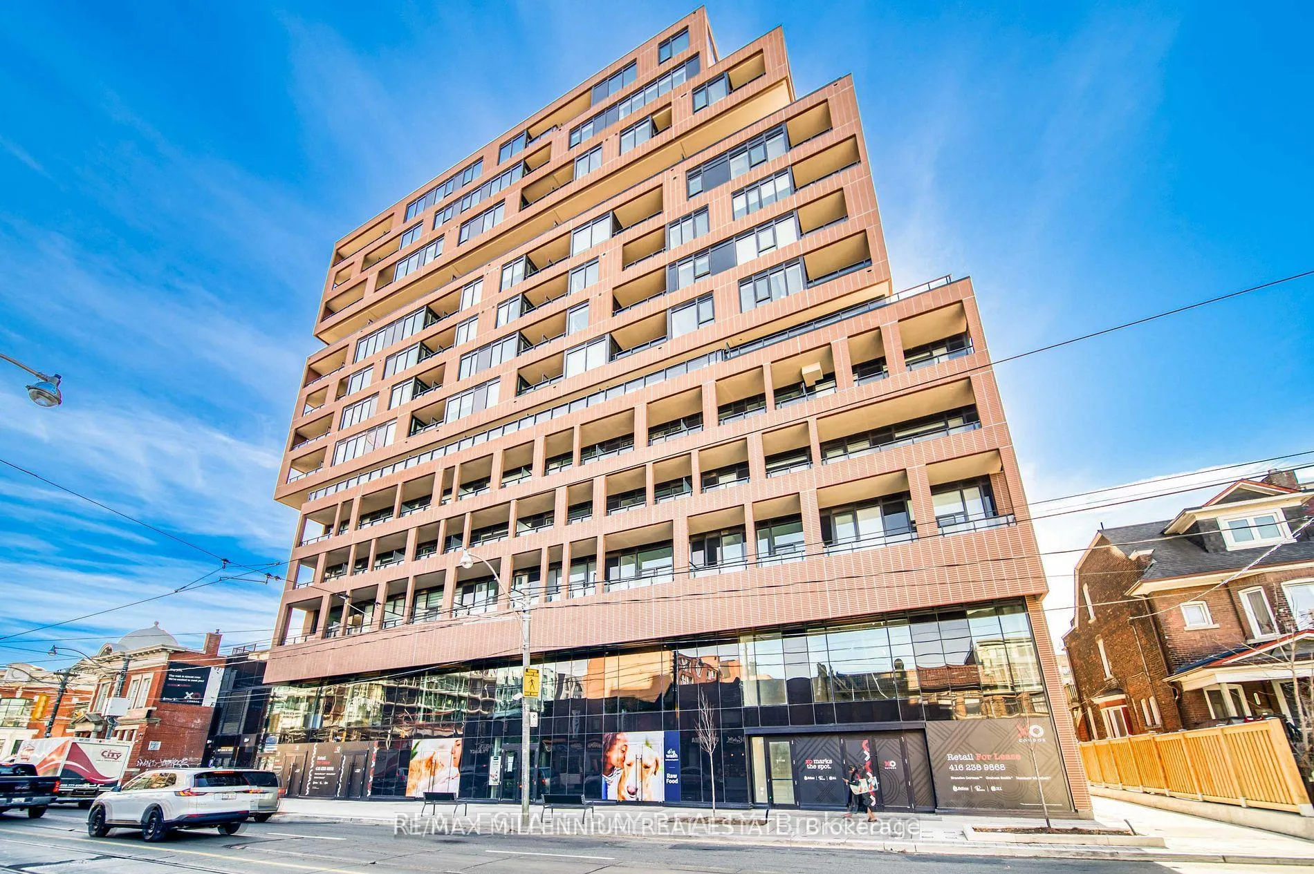 Front of Unit 606, 270 Dufferin Street