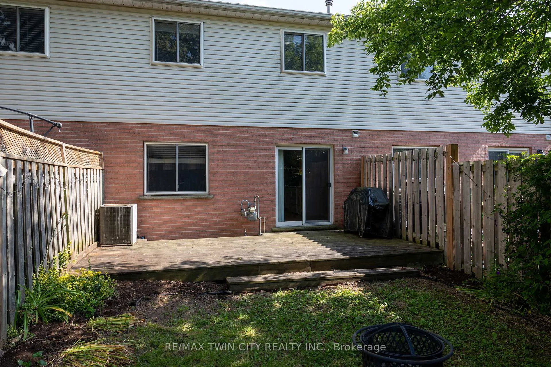 Photo 4 of 7 Graystone Court, Brant, Paris — HOMEH