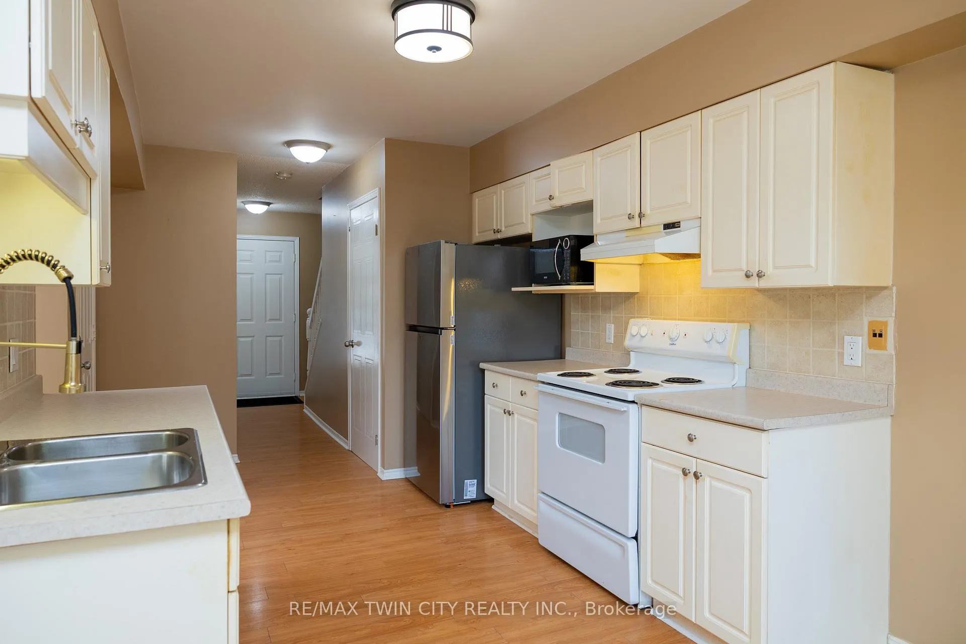 Photo 7 of 7 Graystone Court, Brant, Paris — HOMEH