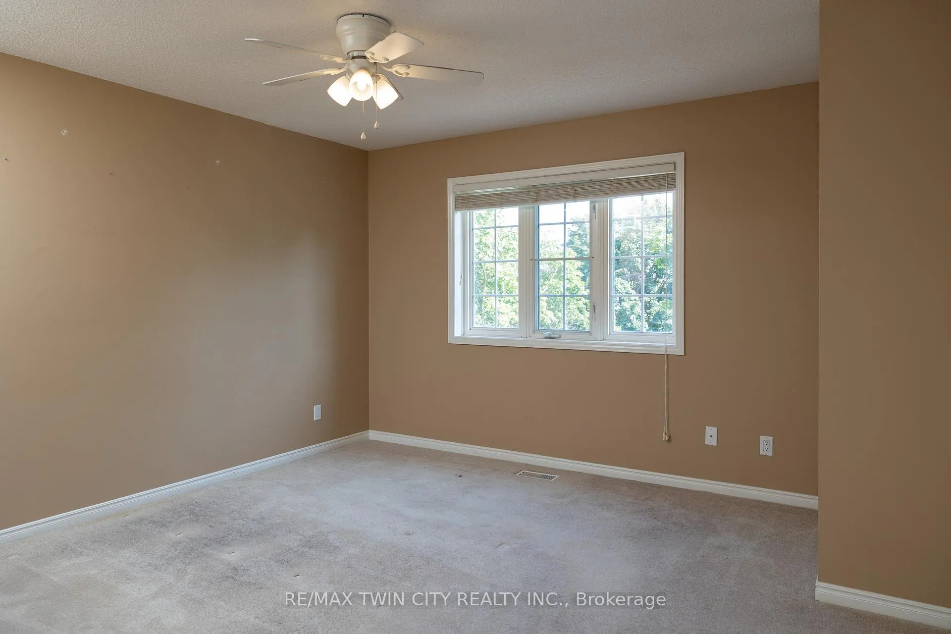 Photo 11 of 7 Graystone Court, Brant, Paris — HOMEH