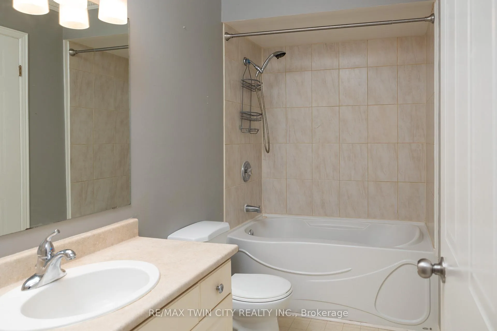 Photo 12 of 7 Graystone Court, Brant, Paris — HOMEH