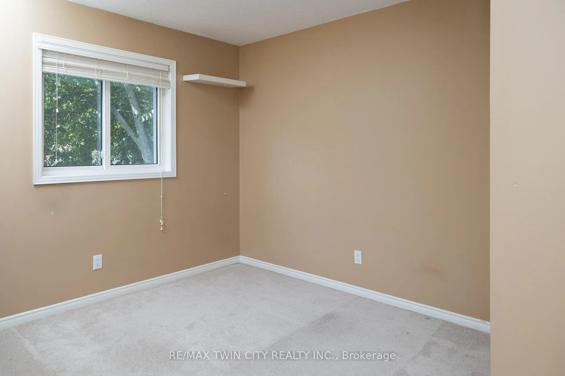 Photo 13 of 7 Graystone Court, Brant, Paris — HOMEH