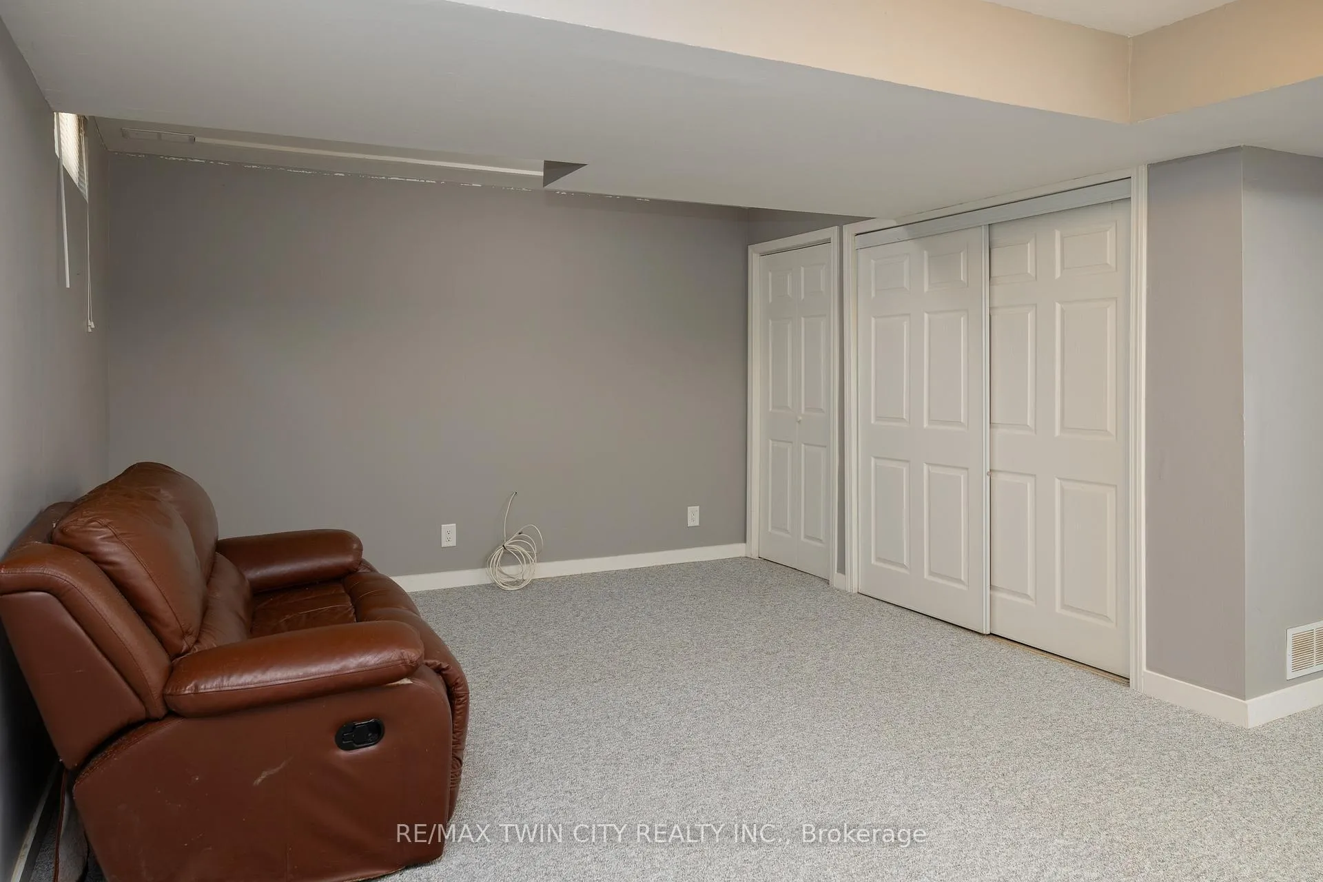Photo 16 of 7 Graystone Court, Brant, Paris — HOMEH