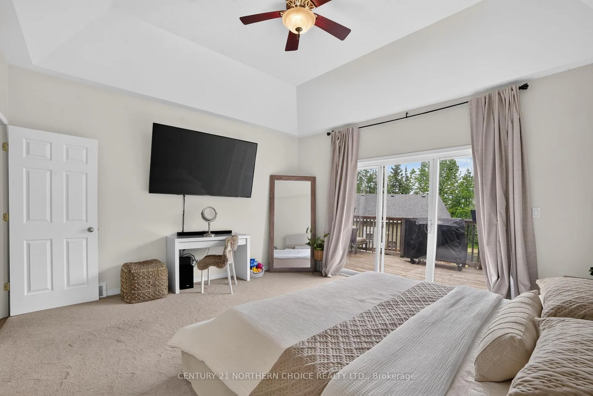 Photo 13 of 1221 River Drive, Kenora, Lakeside — HOMEH