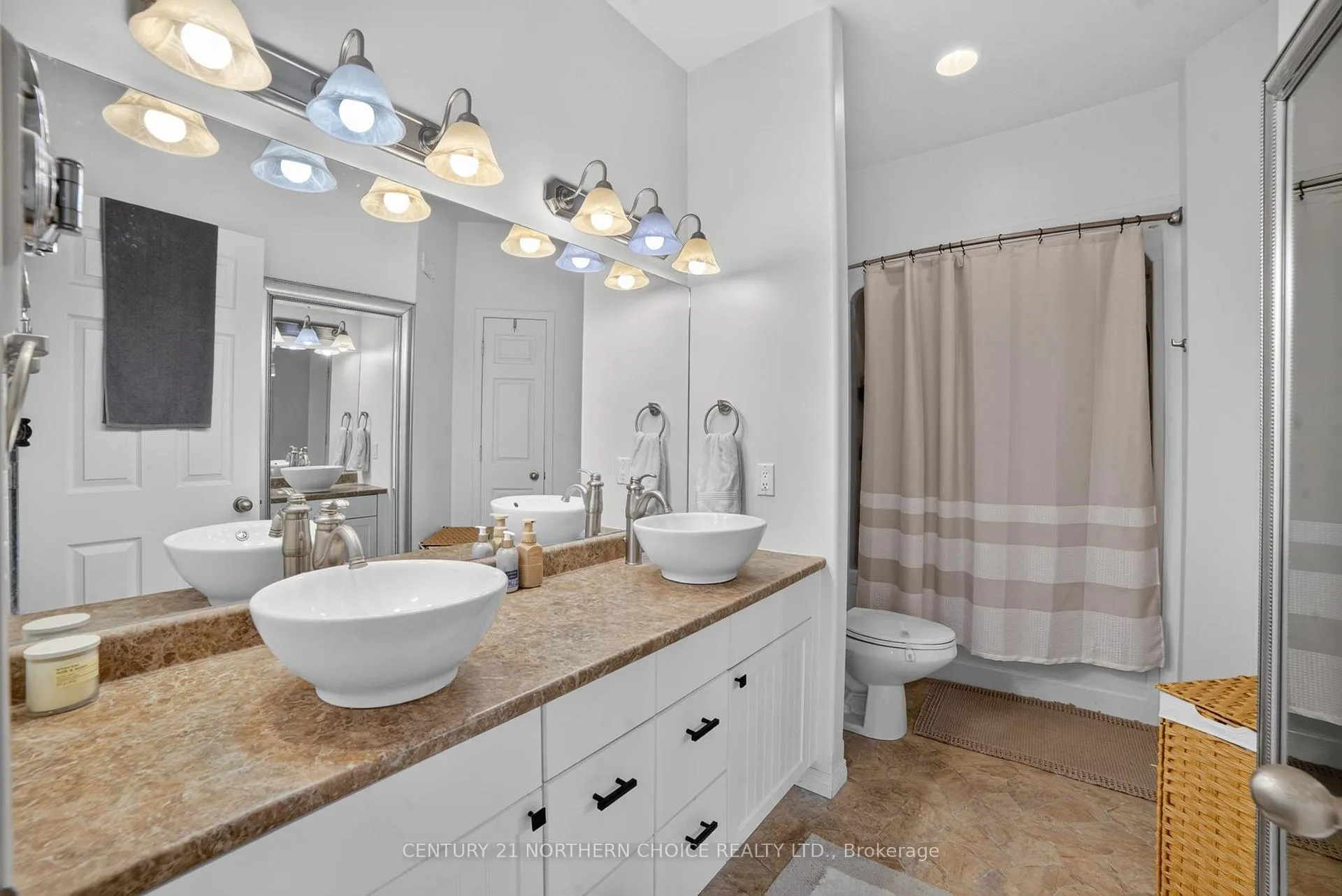 Photo 15 of 1221 River Drive, Kenora, Lakeside — HOMEH