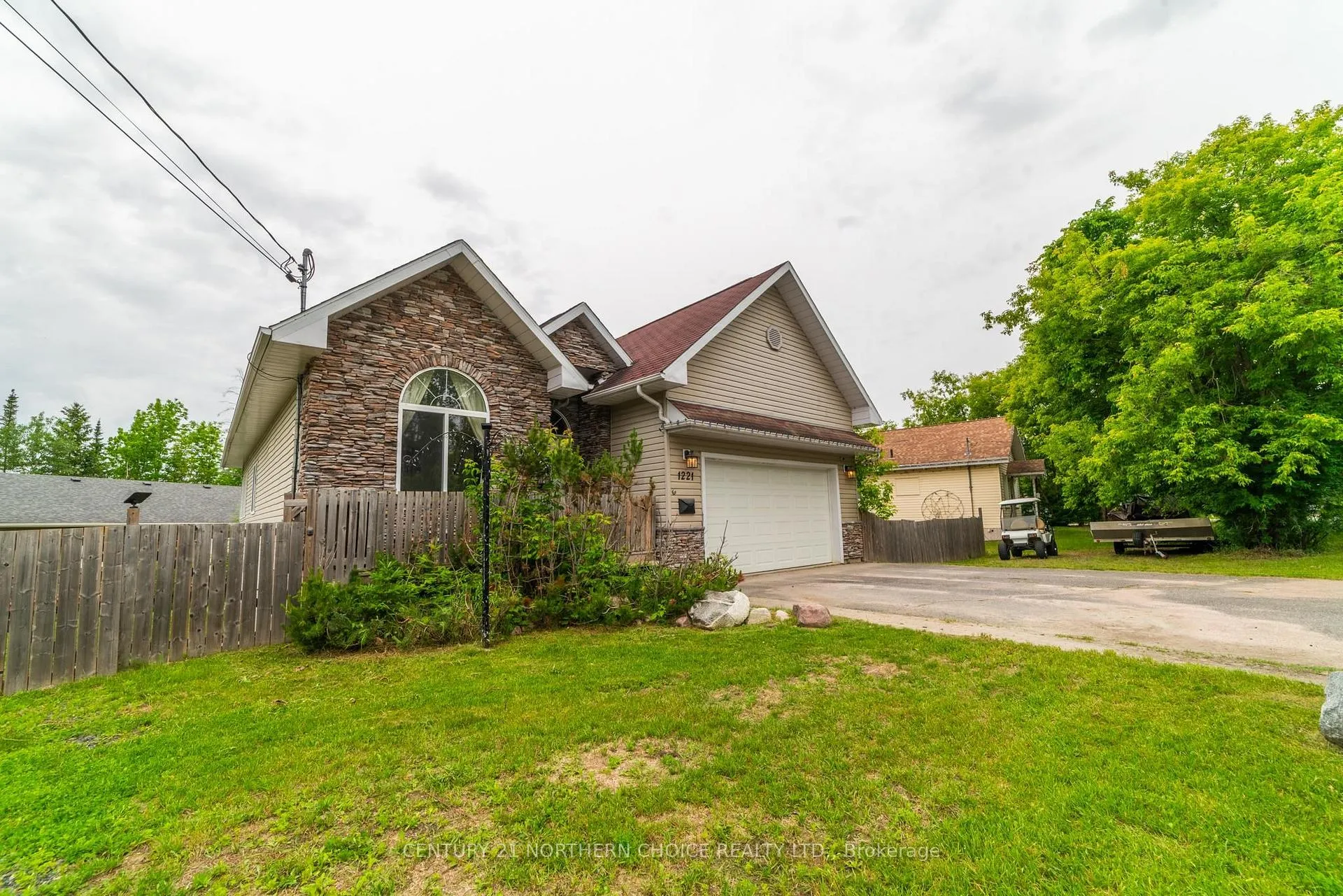 Photo 42 of 1221 River Drive, Kenora, Lakeside — HOMEH
