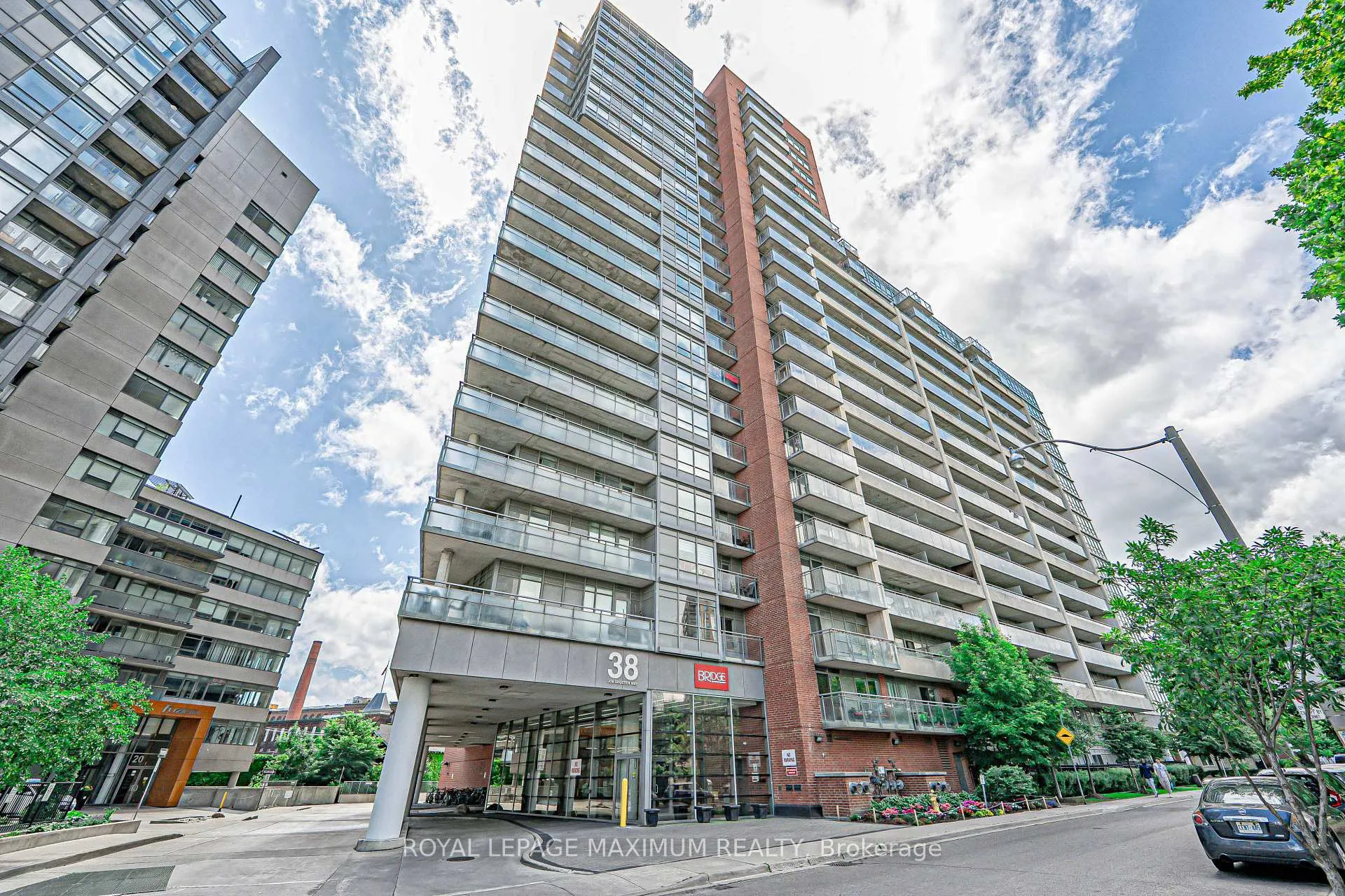Photo 3 of Unit 617, 38 Joe Shuster Way, Toronto, South Parkdale — HOMEH
