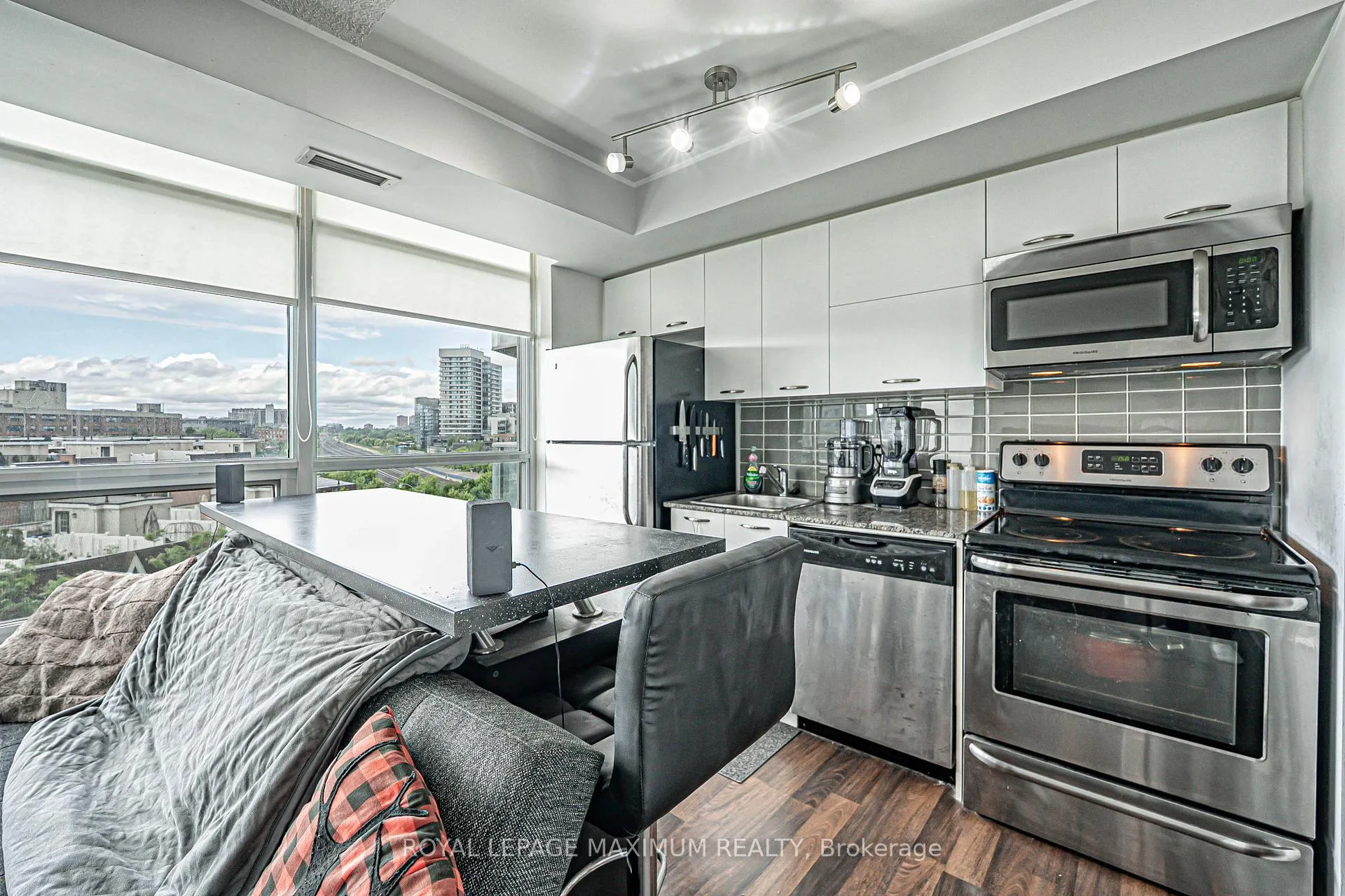 Photo 11 of Unit 617, 38 Joe Shuster Way, Toronto, South Parkdale — HOMEH