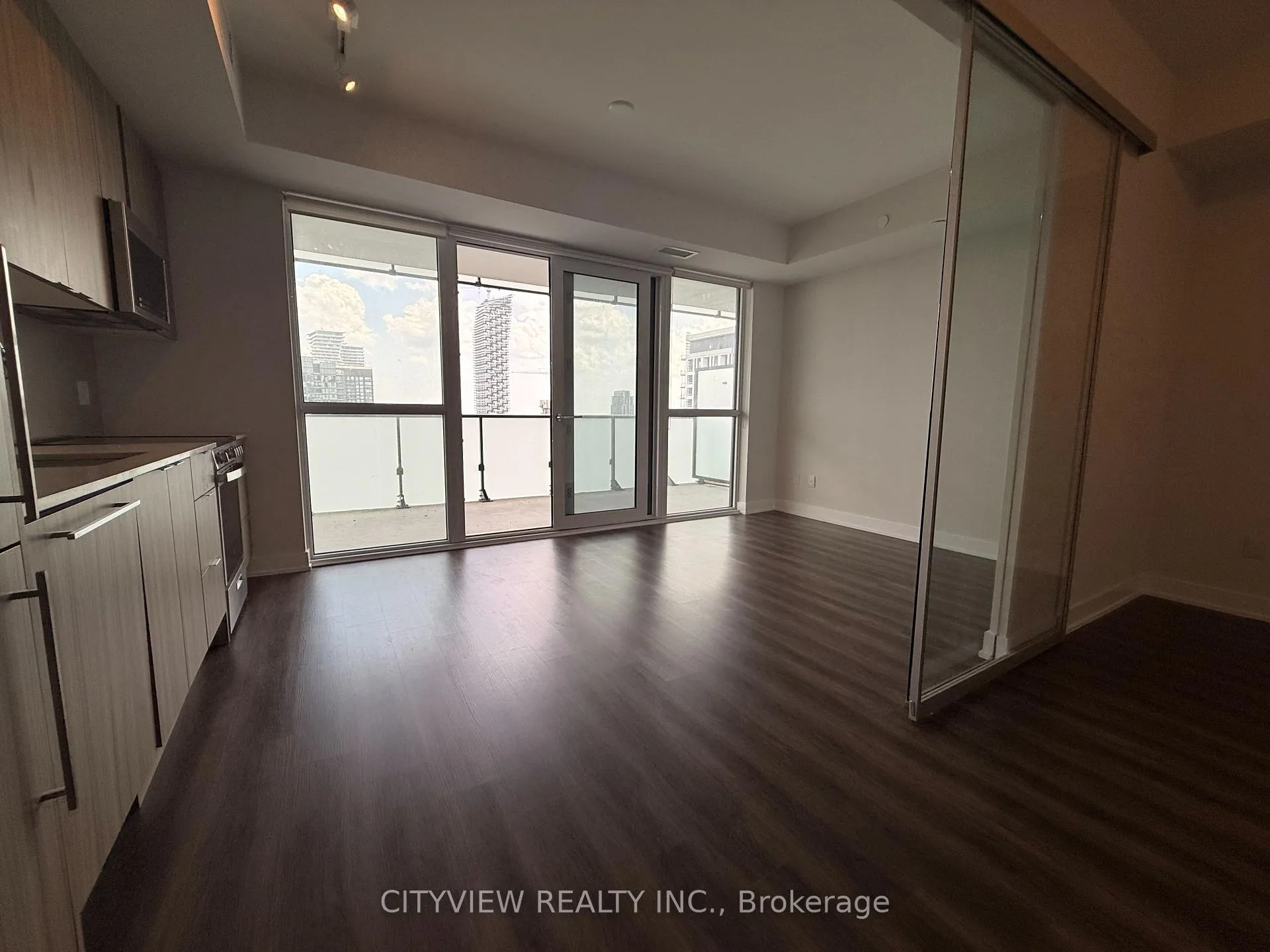 Photo 6 of Unit 3904, 430 Square One Drive, Mississauga, City Centre — HOMEH