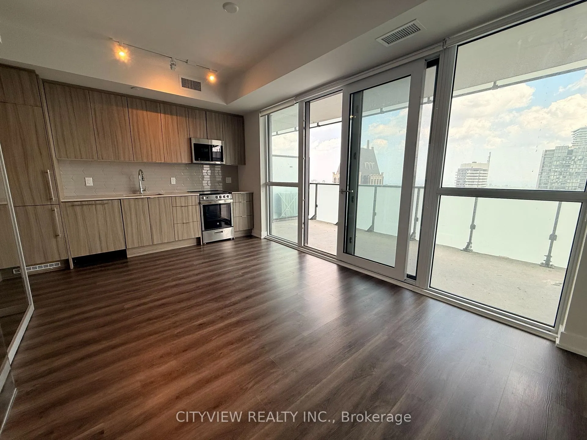 Photo 8 of Unit 3904, 430 Square One Drive, Mississauga, City Centre — HOMEH