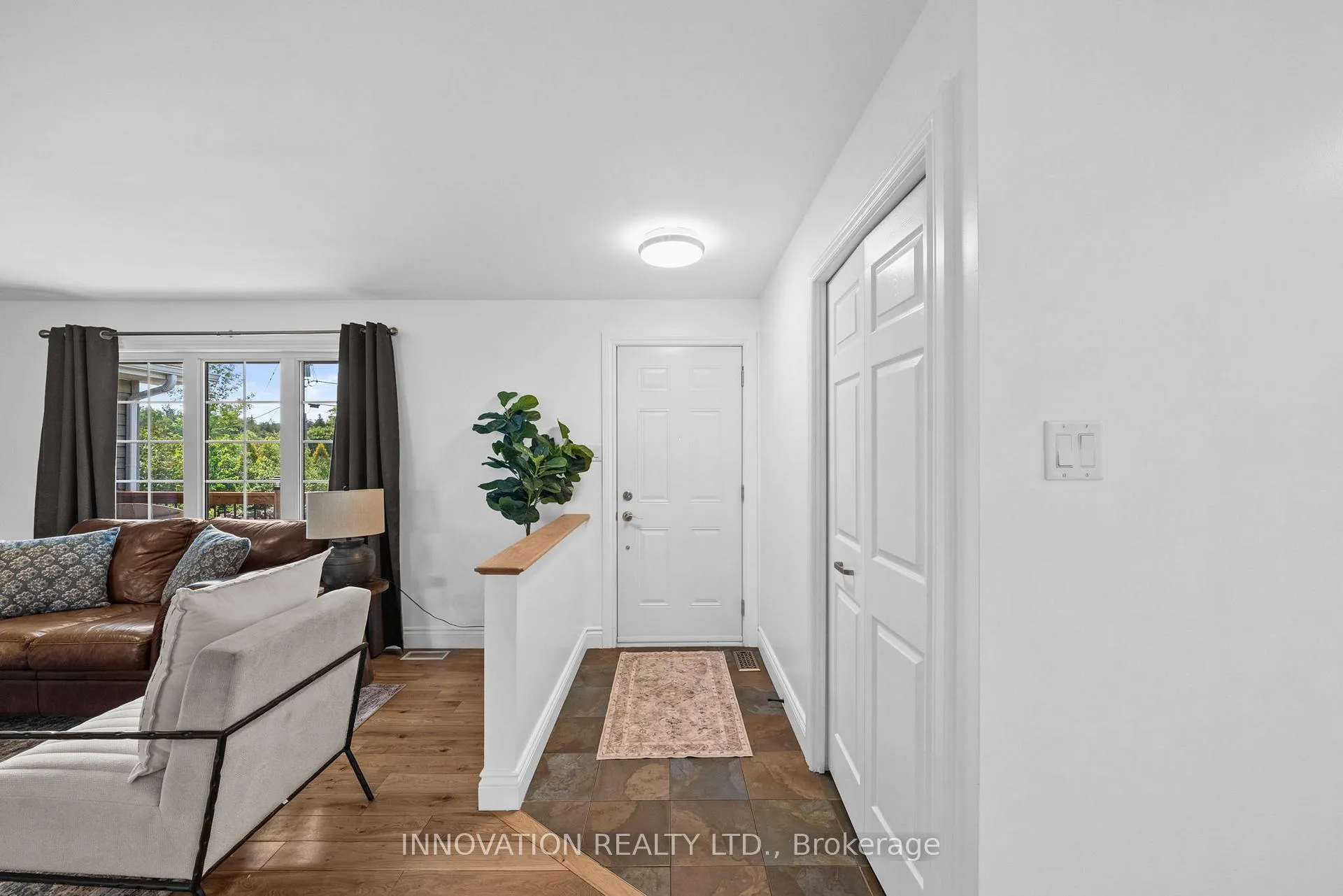 Photo 5 of 4044 Calbrent Way, Ottawa, Vernon — HOMEH
