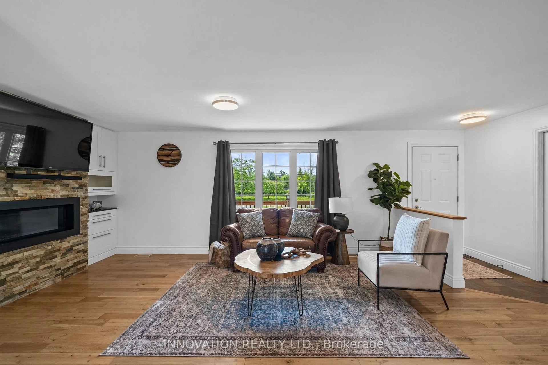 Photo 7 of 4044 Calbrent Way, Ottawa, Vernon — HOMEH