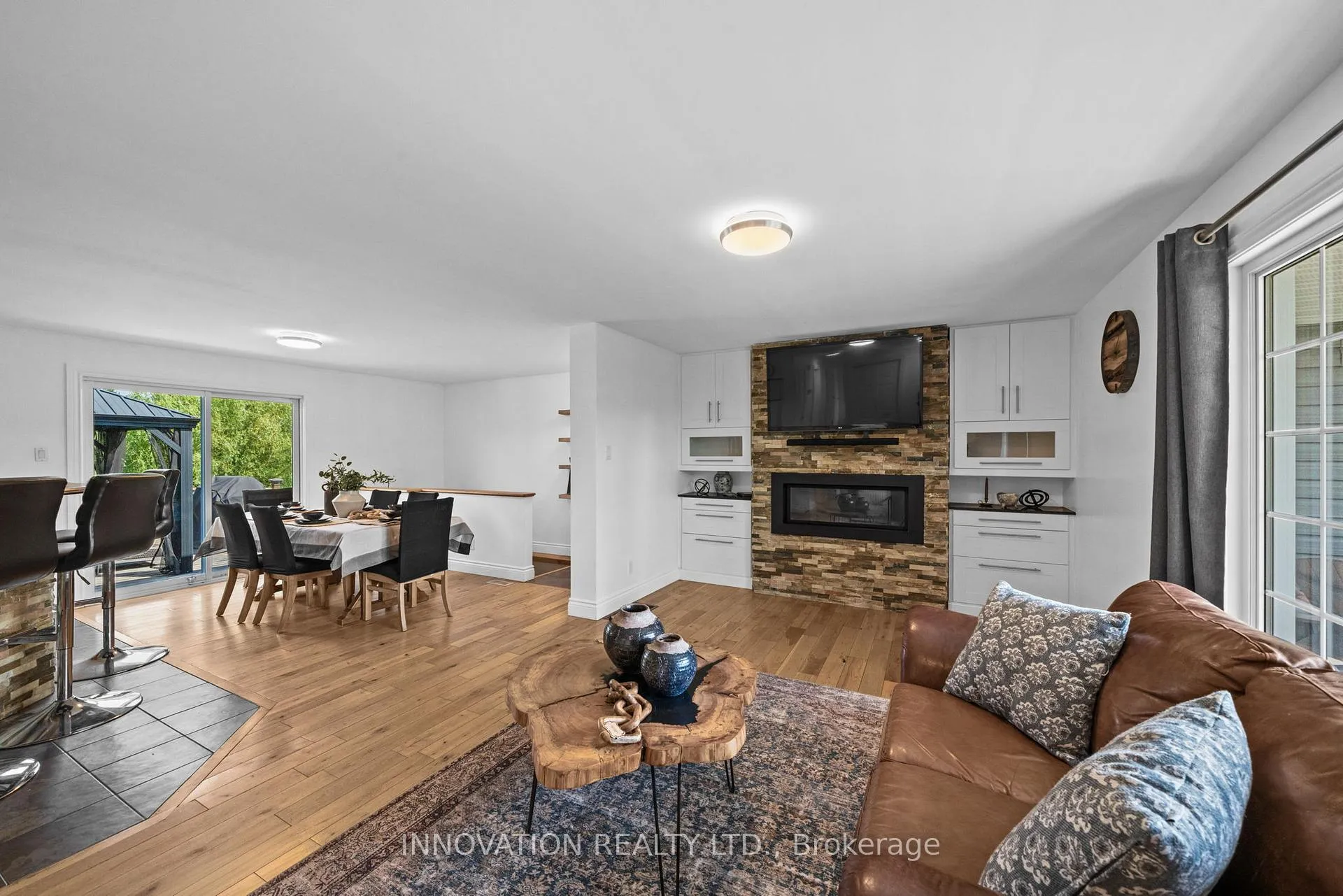 Photo 9 of 4044 Calbrent Way, Ottawa, Vernon — HOMEH