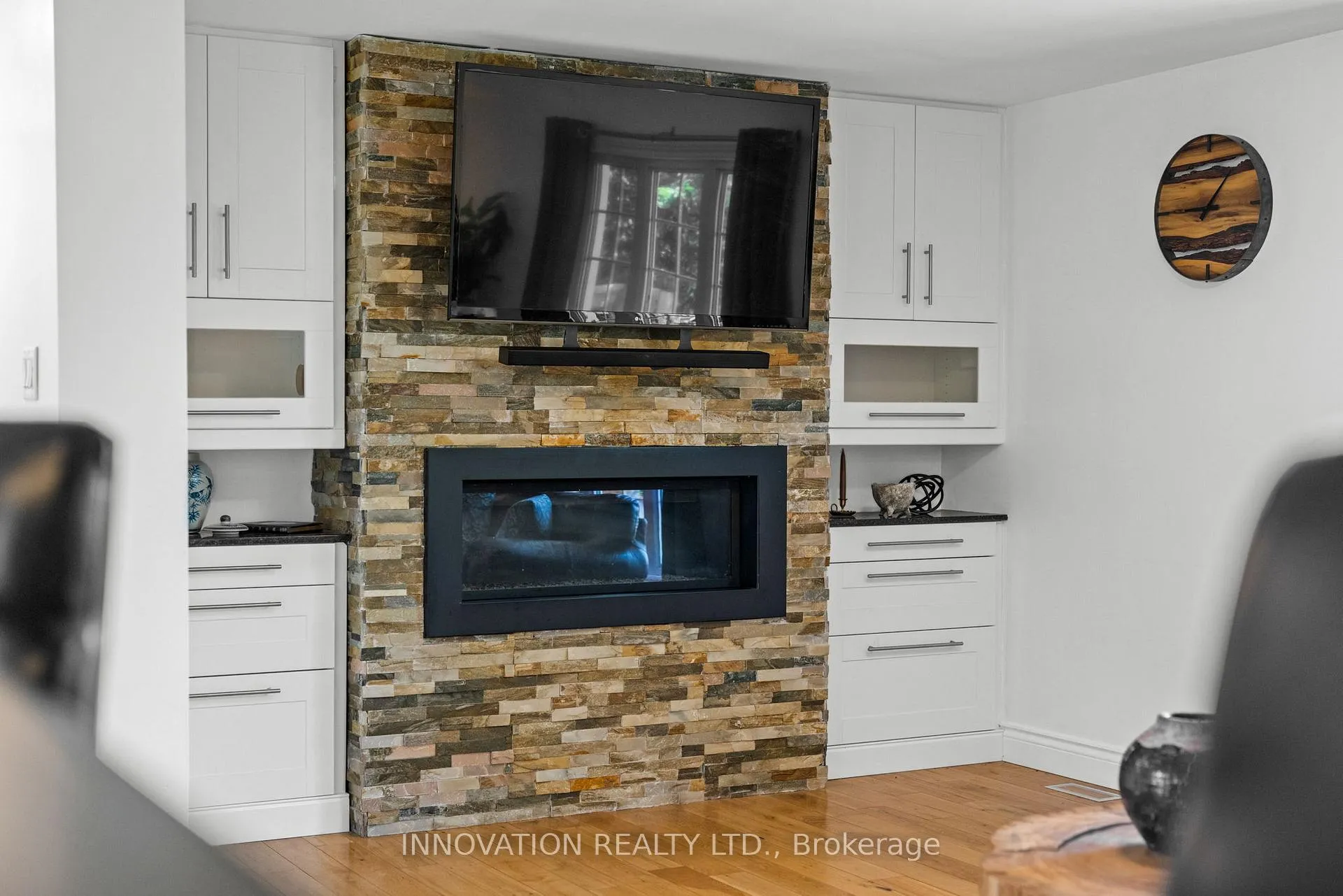 Photo 10 of 4044 Calbrent Way, Ottawa, Vernon — HOMEH