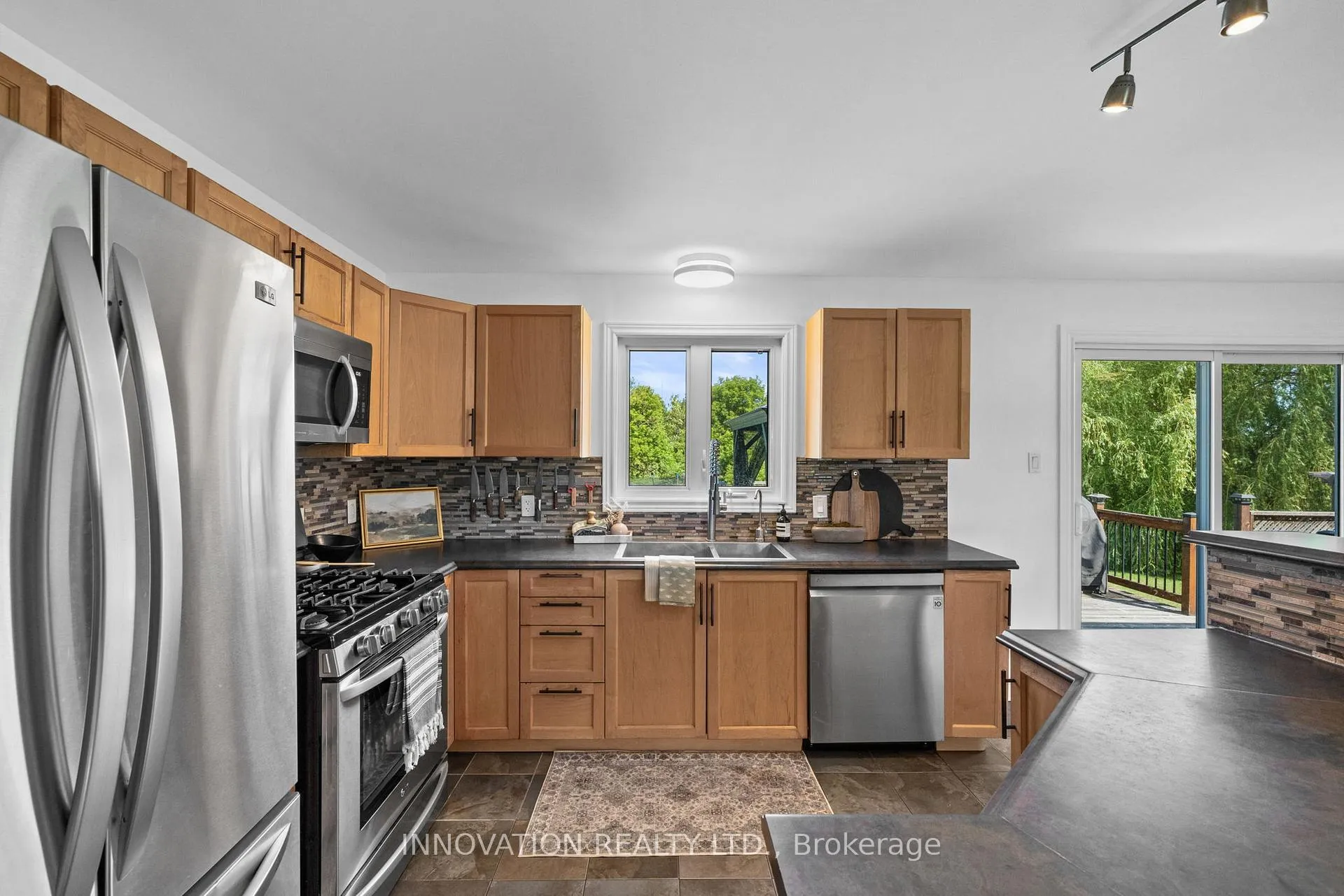 Photo 11 of 4044 Calbrent Way, Ottawa, Vernon — HOMEH