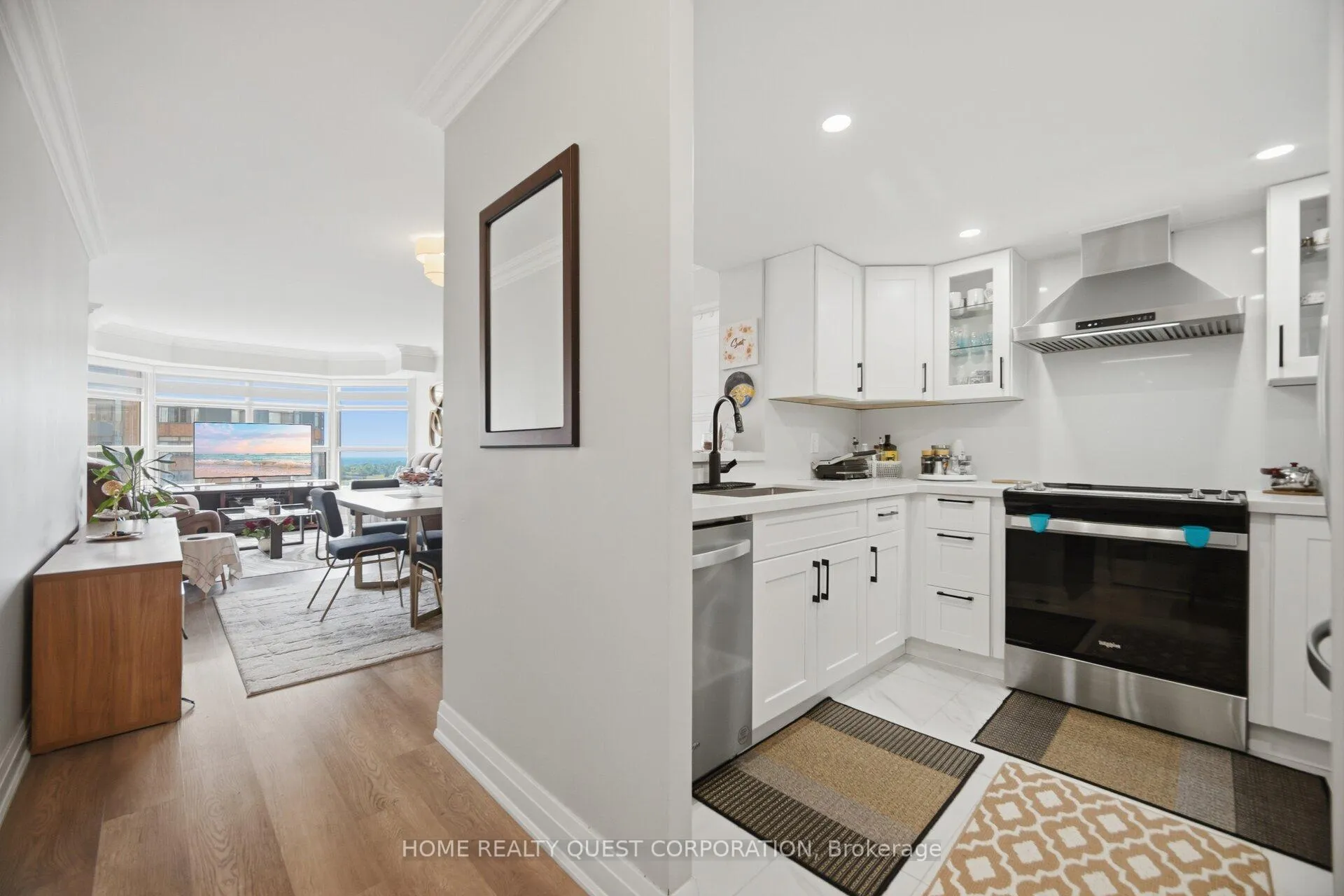 Photo 6 of Unit 1402, 325 Webb Drive, Mississauga, City Centre — HOMEH