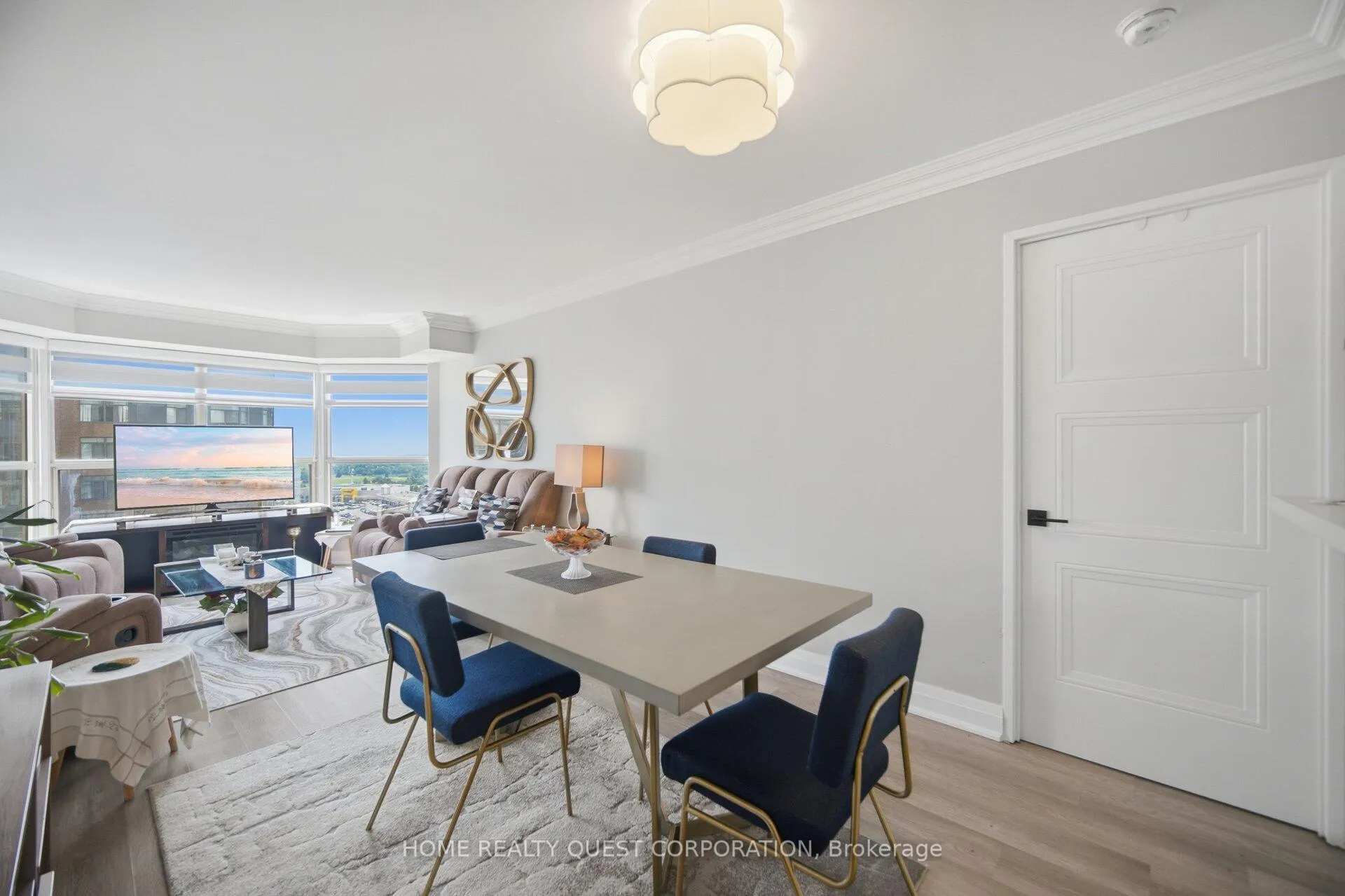 Photo 11 of Unit 1402, 325 Webb Drive, Mississauga, City Centre — HOMEH
