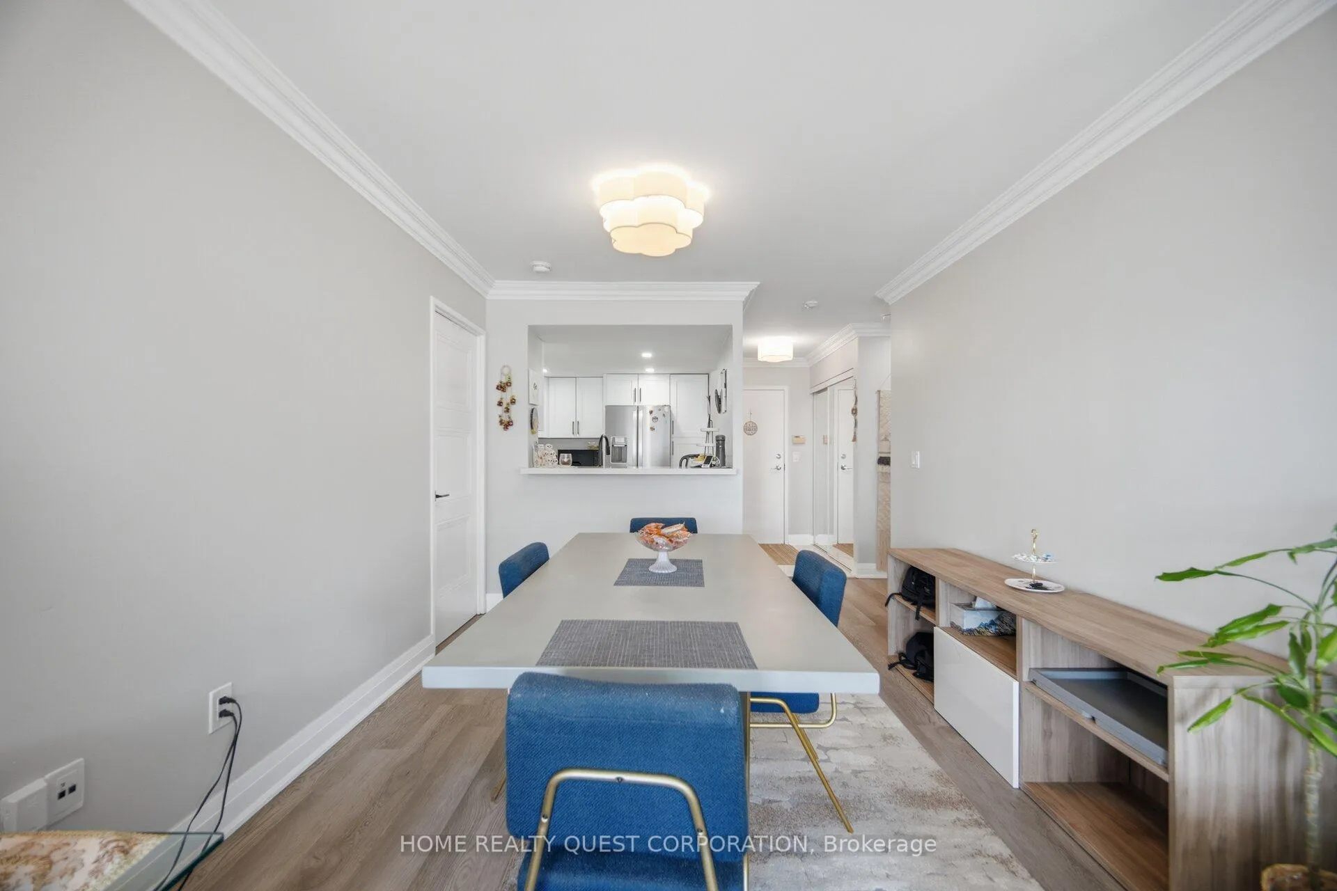Photo 12 of Unit 1402, 325 Webb Drive, Mississauga, City Centre — HOMEH