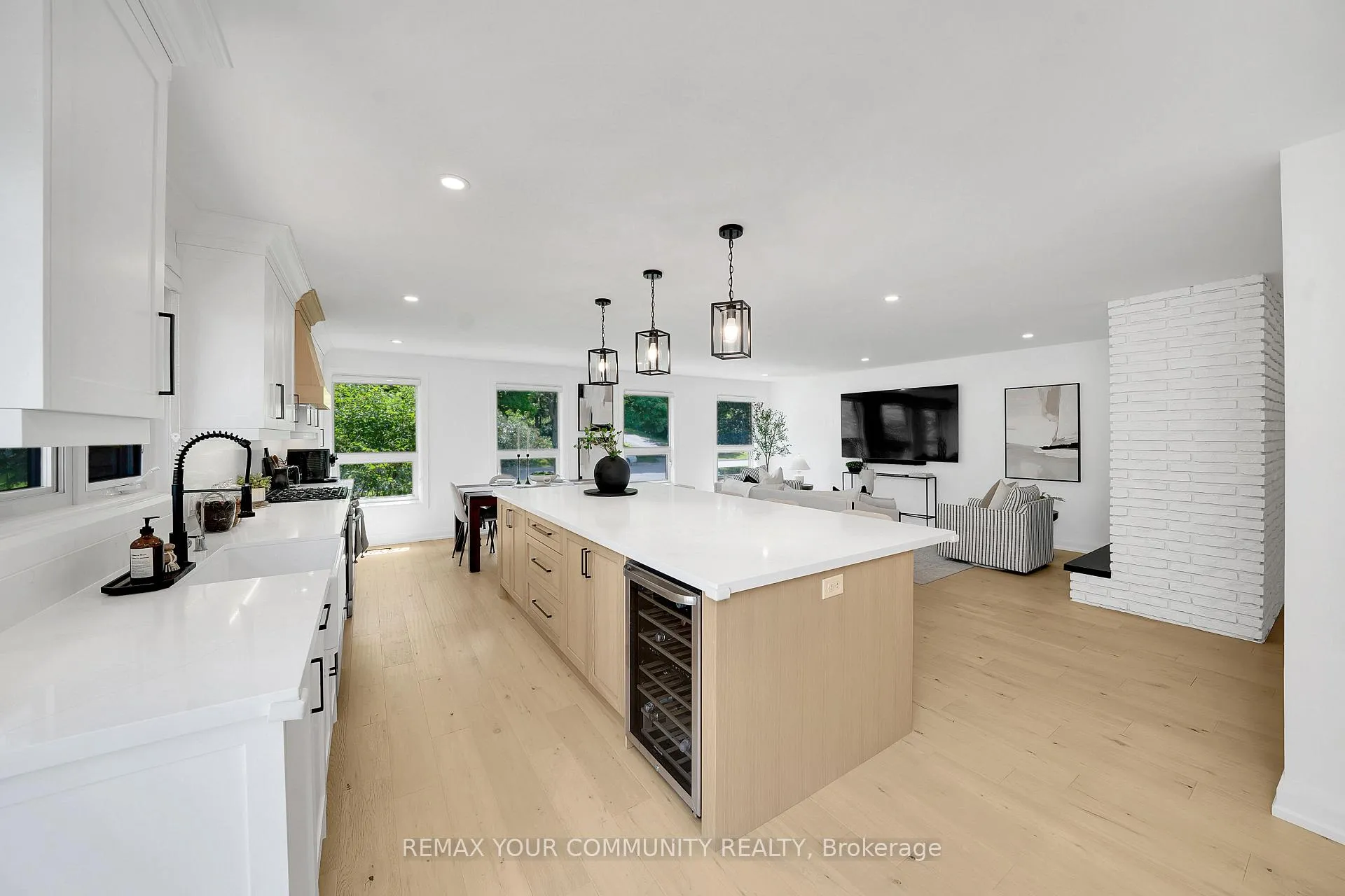 Photo 9 of 72 Cook Drive, King, Pottageville — HOMEH