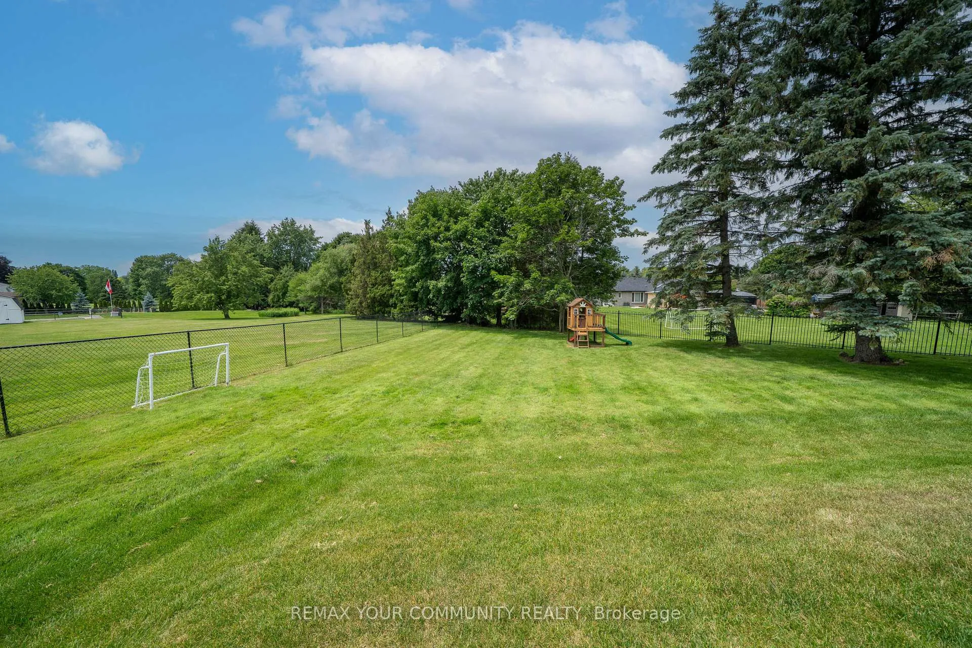 Photo 36 of 72 Cook Drive, King, Pottageville — HOMEH