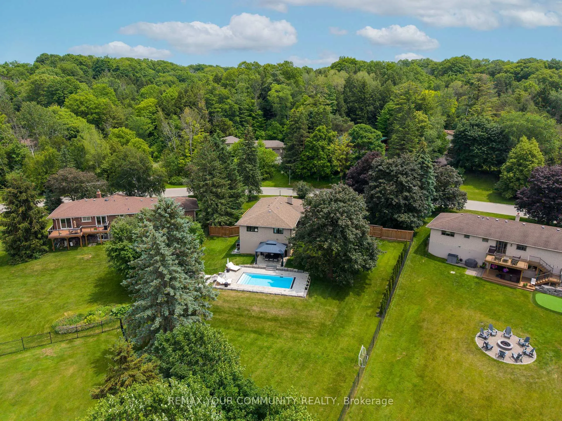 Photo 45 of 72 Cook Drive, King, Pottageville — HOMEH
