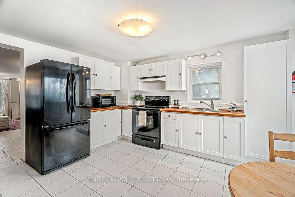 Photo 13 of 477 Booth Street, Ottawa, West Centre Town — HOMEH