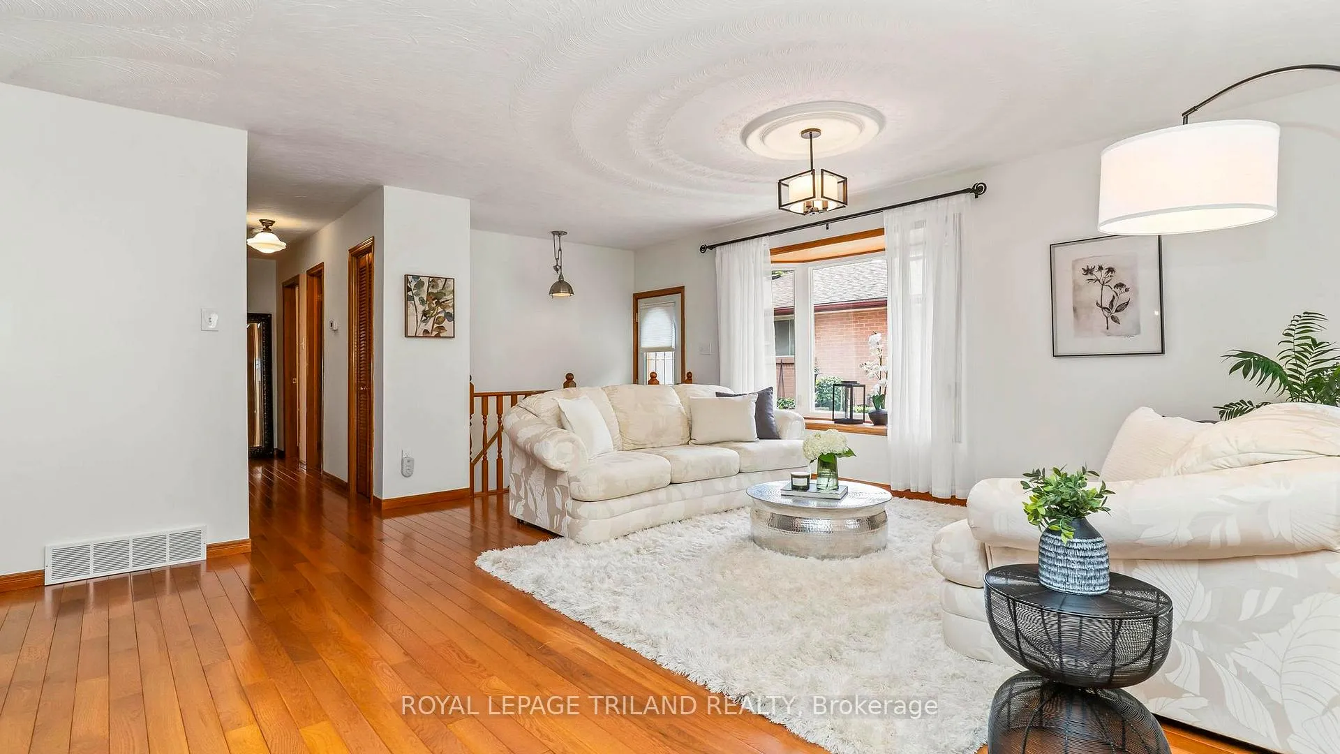 Photo 6 of 1695 Culver Drive, London, East H — HOMEH