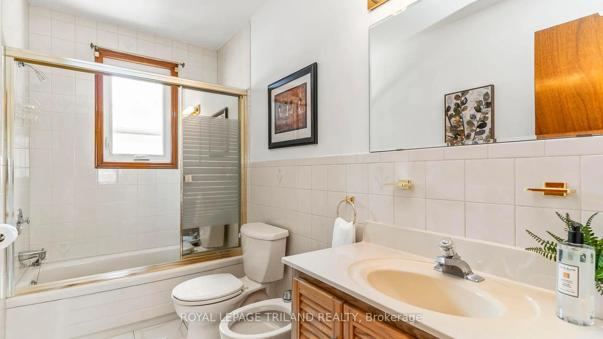 Photo 15 of 1695 Culver Drive, London, East H — HOMEH