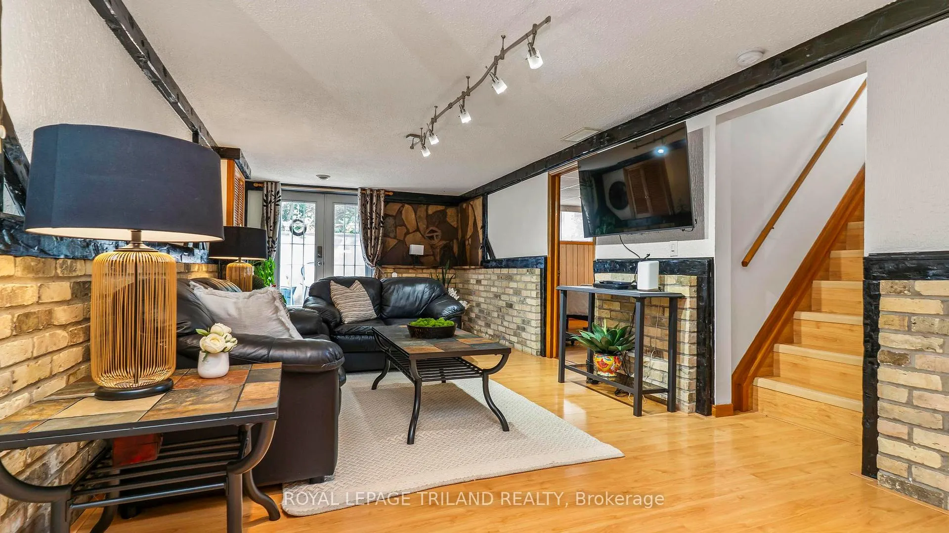 Photo 20 of 1695 Culver Drive, London, East H — HOMEH