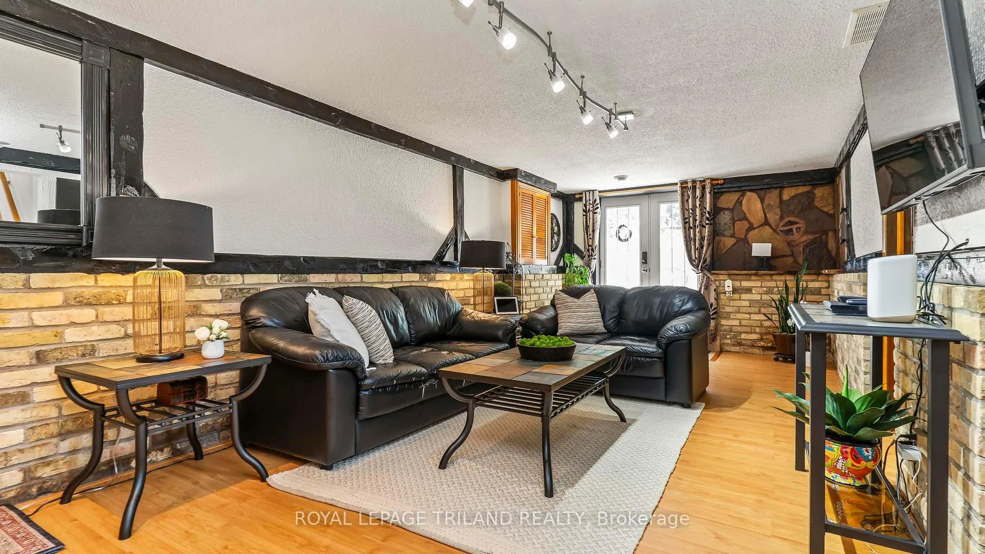 Photo 21 of 1695 Culver Drive, London, East H — HOMEH