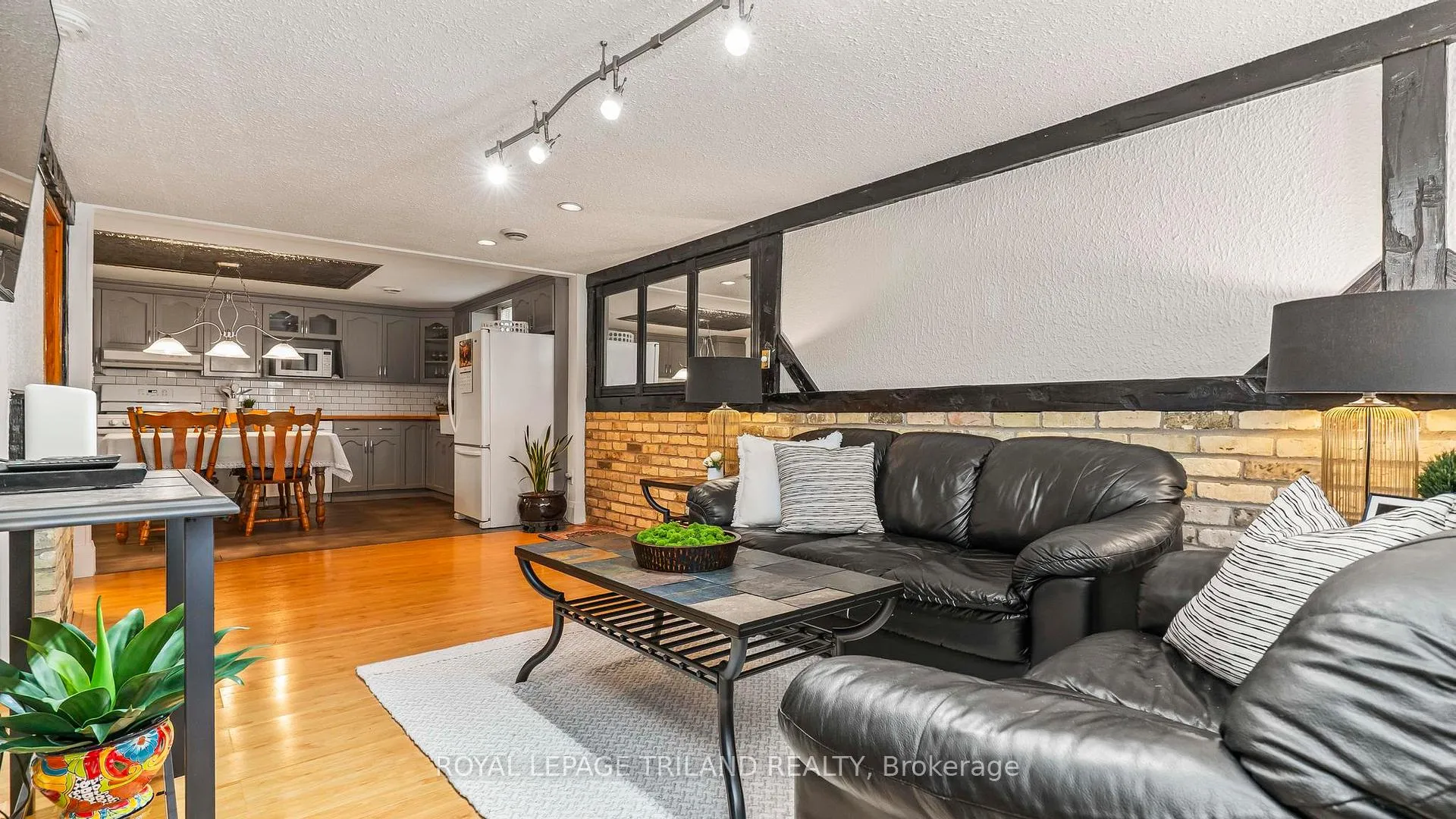 Photo 22 of 1695 Culver Drive, London, East H — HOMEH