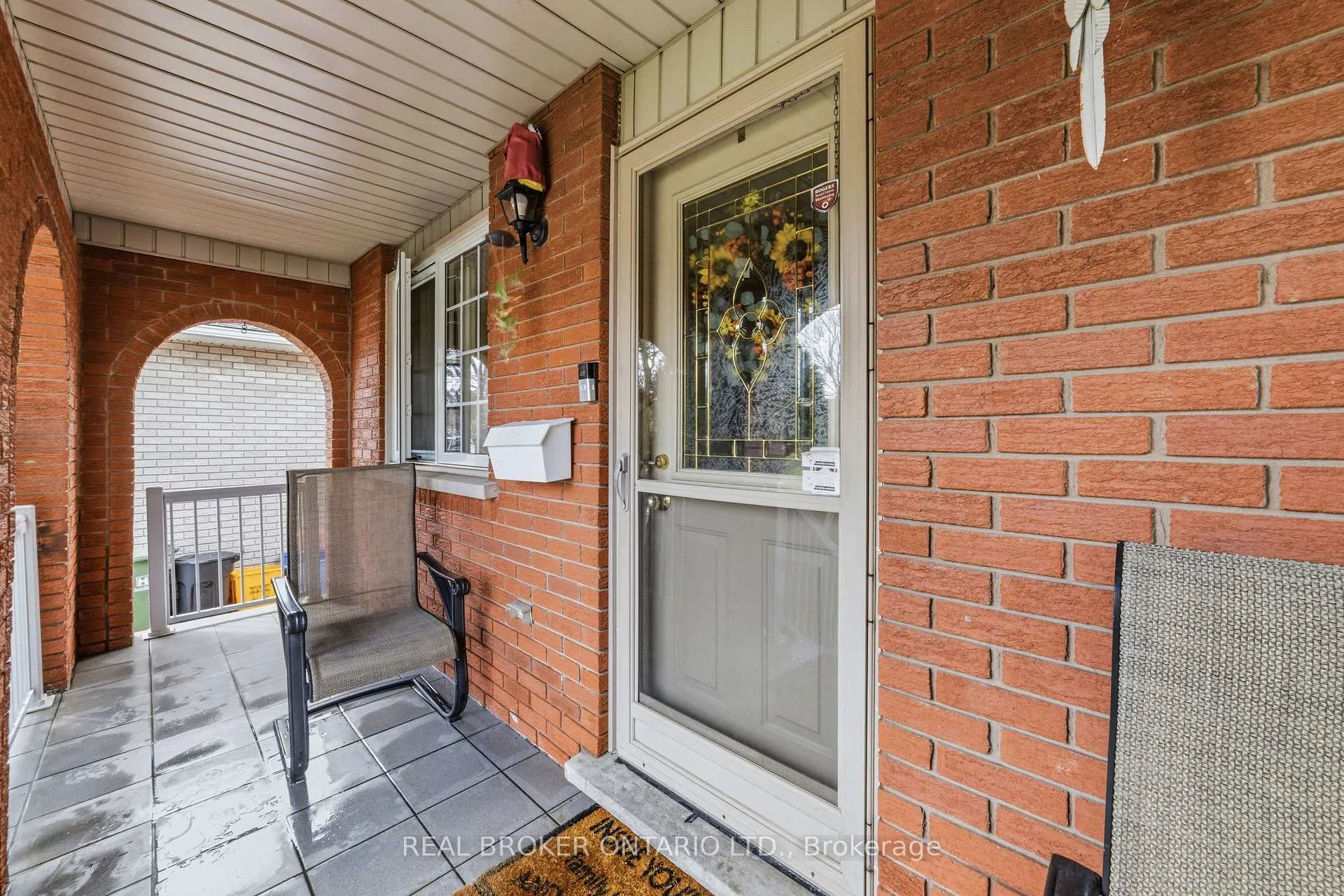 Photo 4 of 122 Green Cedar Drive, Hamilton, Gurnett — HOMEH