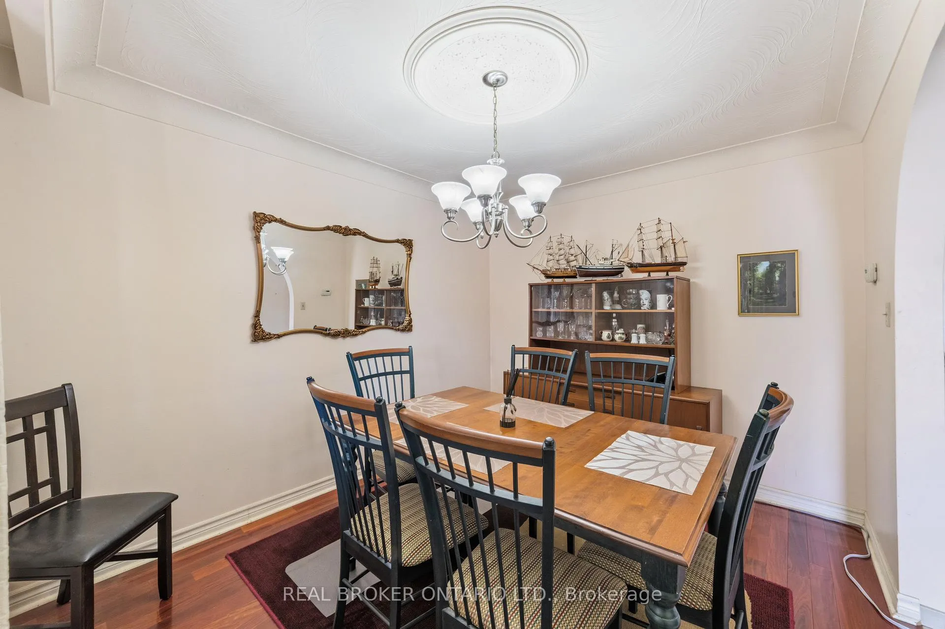 Photo 6 of 122 Green Cedar Drive, Hamilton, Gurnett — HOMEH