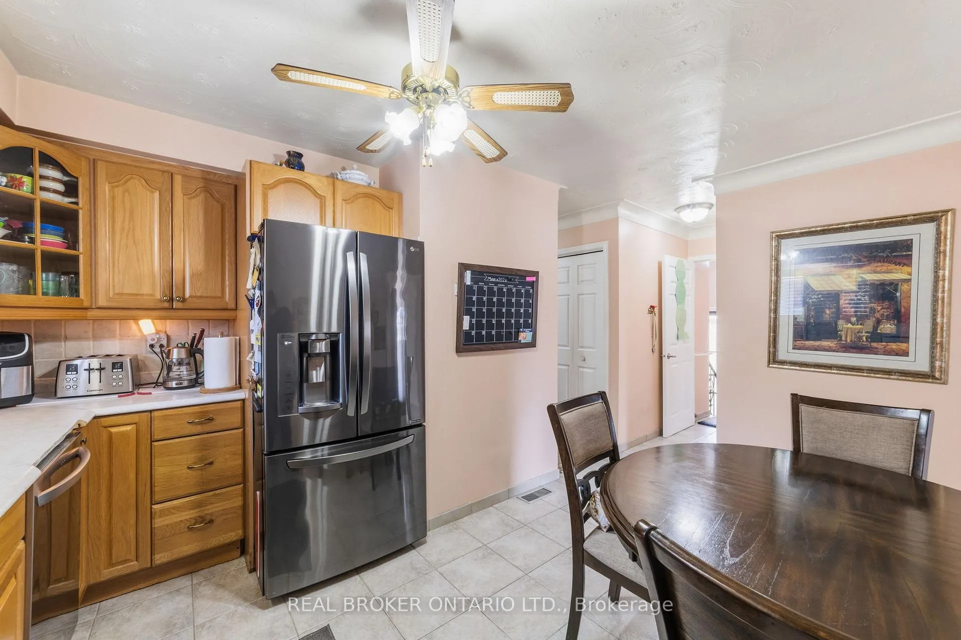 Photo 10 of 122 Green Cedar Drive, Hamilton, Gurnett — HOMEH