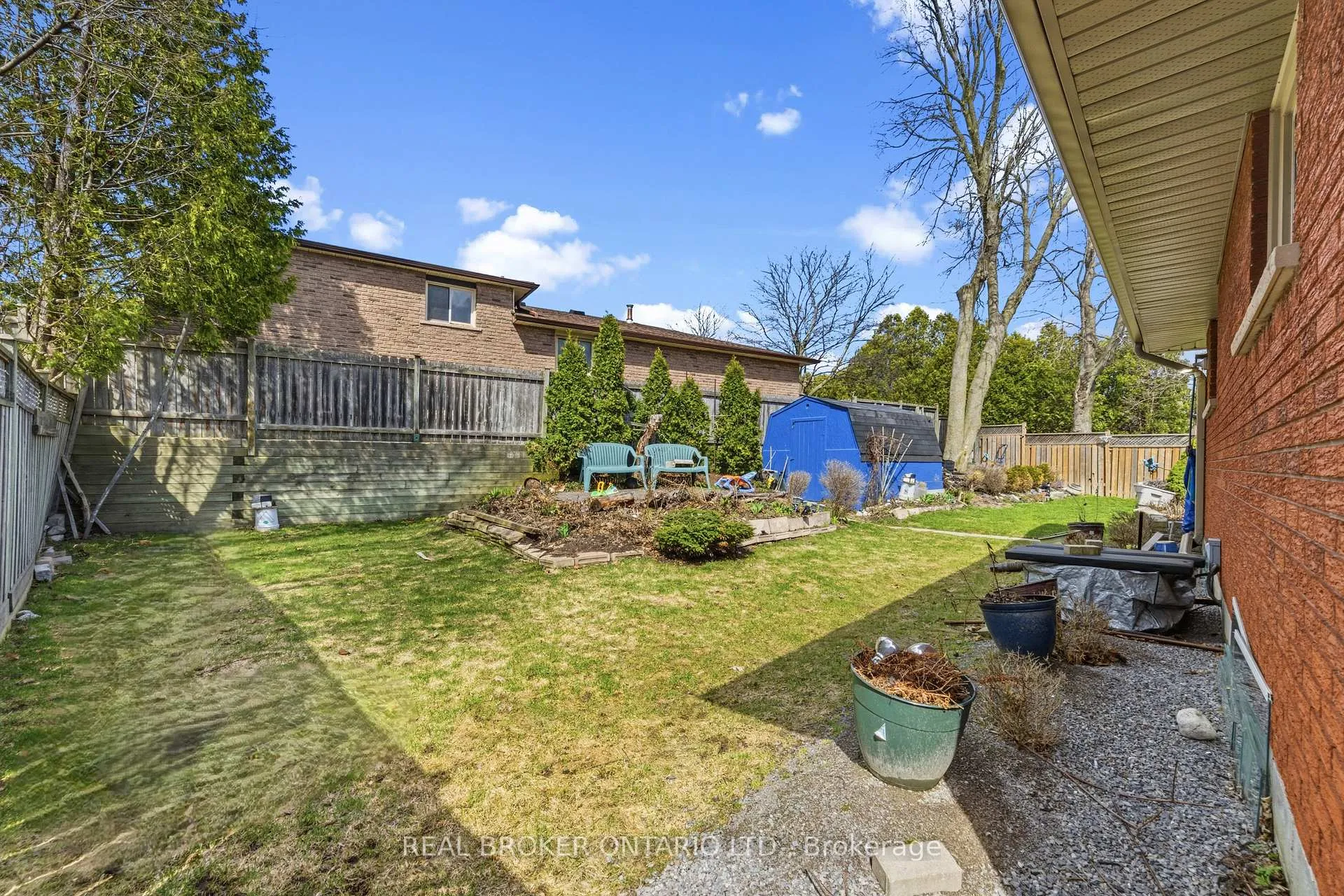 Photo 23 of 122 Green Cedar Drive, Hamilton, Gurnett — HOMEH