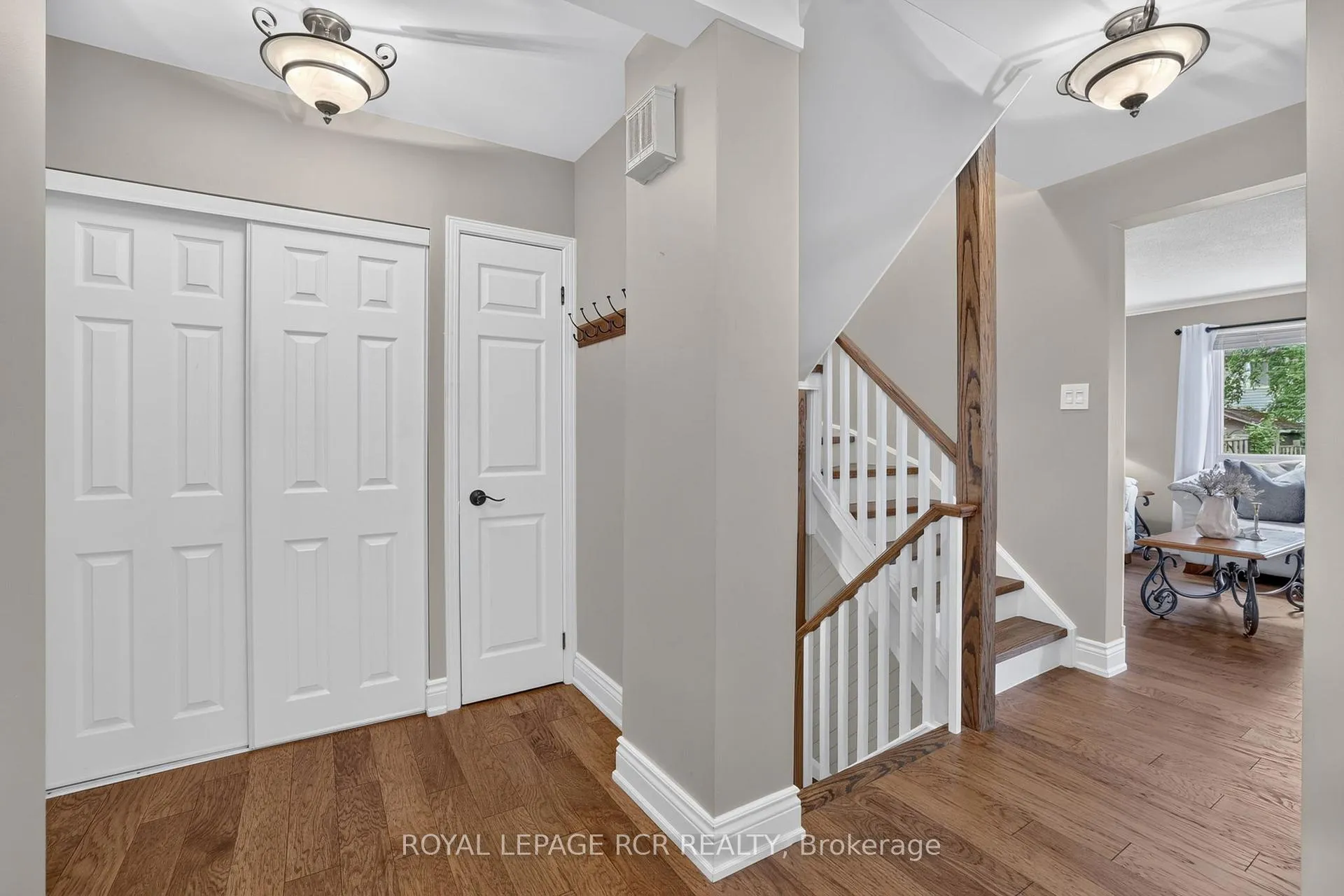 Photo 6 of 12 Macassa Court, Brampton, Heart Lake West — HOMEH
