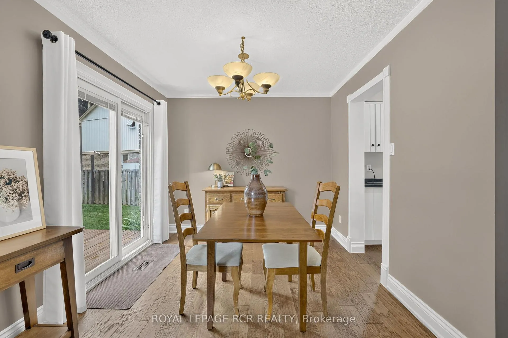 Photo 12 of 12 Macassa Court, Brampton, Heart Lake West — HOMEH