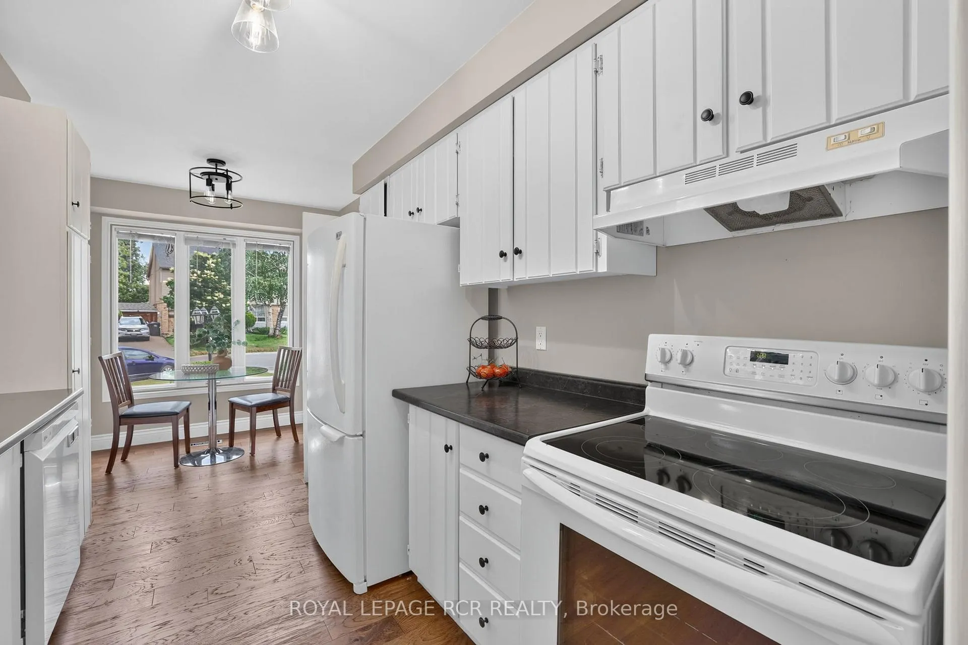 Photo 17 of 12 Macassa Court, Brampton, Heart Lake West — HOMEH