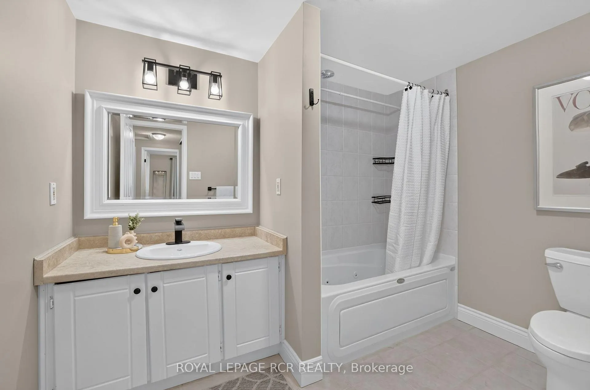 Photo 25 of 12 Macassa Court, Brampton, Heart Lake West — HOMEH