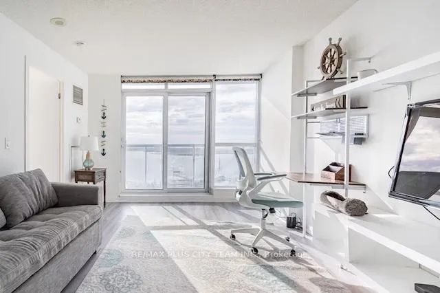 Photo 1 of Unit 1608, 208 Queens Quay W, Toronto, Waterfront Communities — HOMEH
