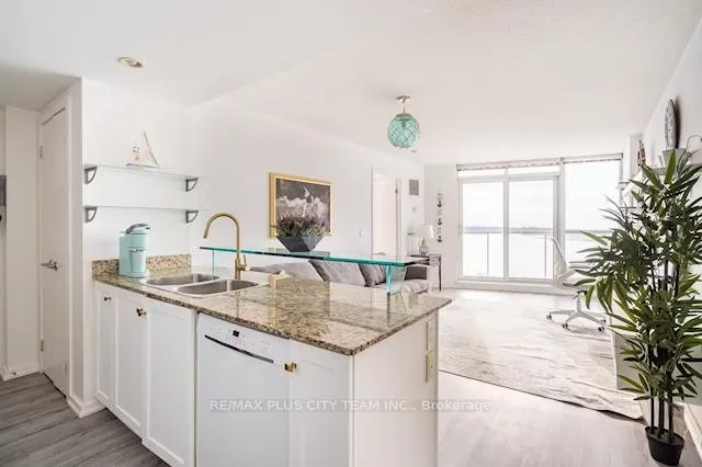 Photo 4 of Unit 1608, 208 Queens Quay W, Toronto, Waterfront Communities — HOMEH