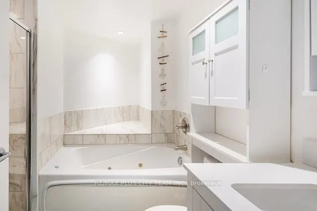 Photo 7 of Unit 1608, 208 Queens Quay W, Toronto, Waterfront Communities — HOMEH