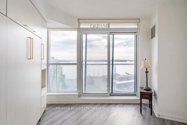 Photo 9 of Unit 1608, 208 Queens Quay W, Toronto, Waterfront Communities — HOMEH