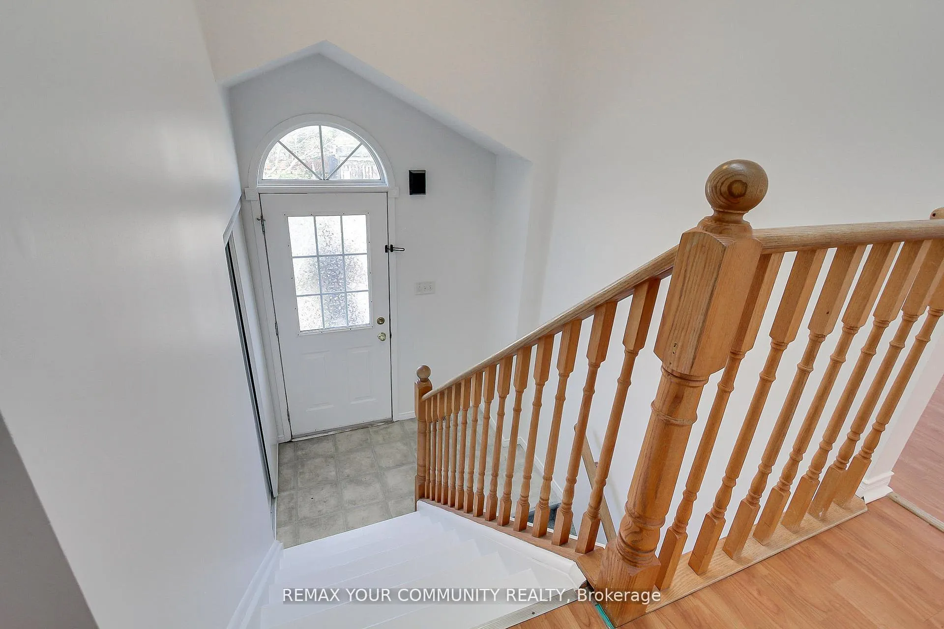 Photo 3 of Unit Main, 72 Ambler Bay, Barrie, Georgian Drive — HOMEH